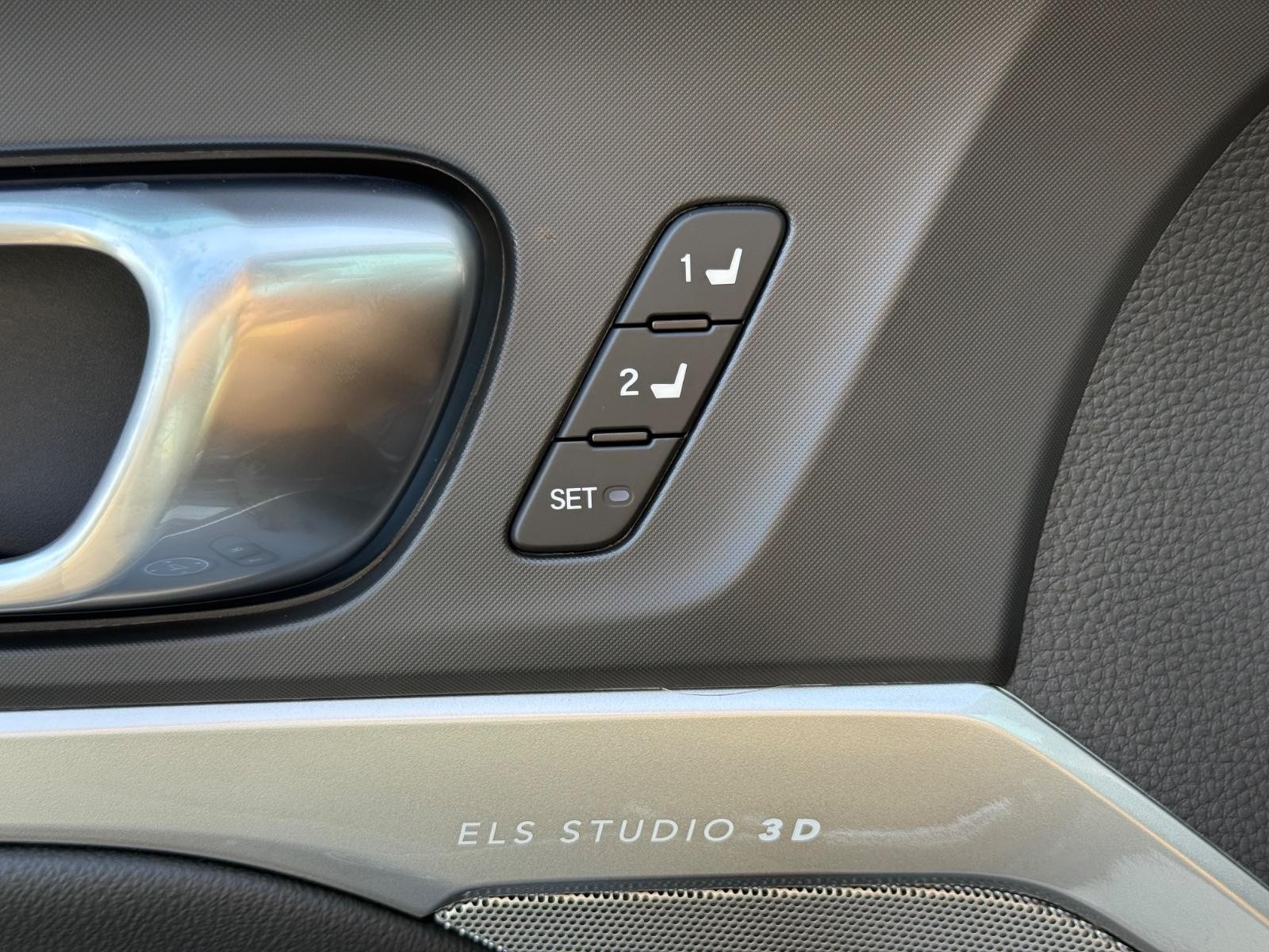 Acura Integra Vehicle Image 11