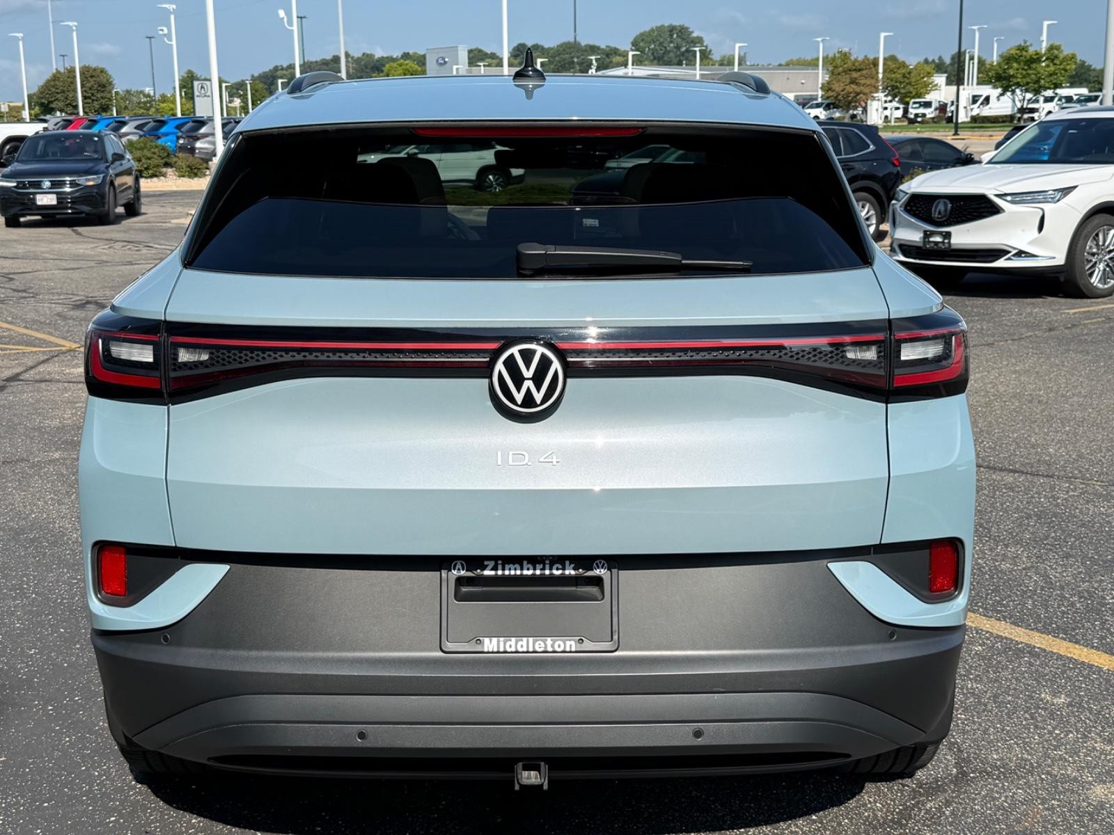 Volkswagen ID.4 Vehicle Image 03