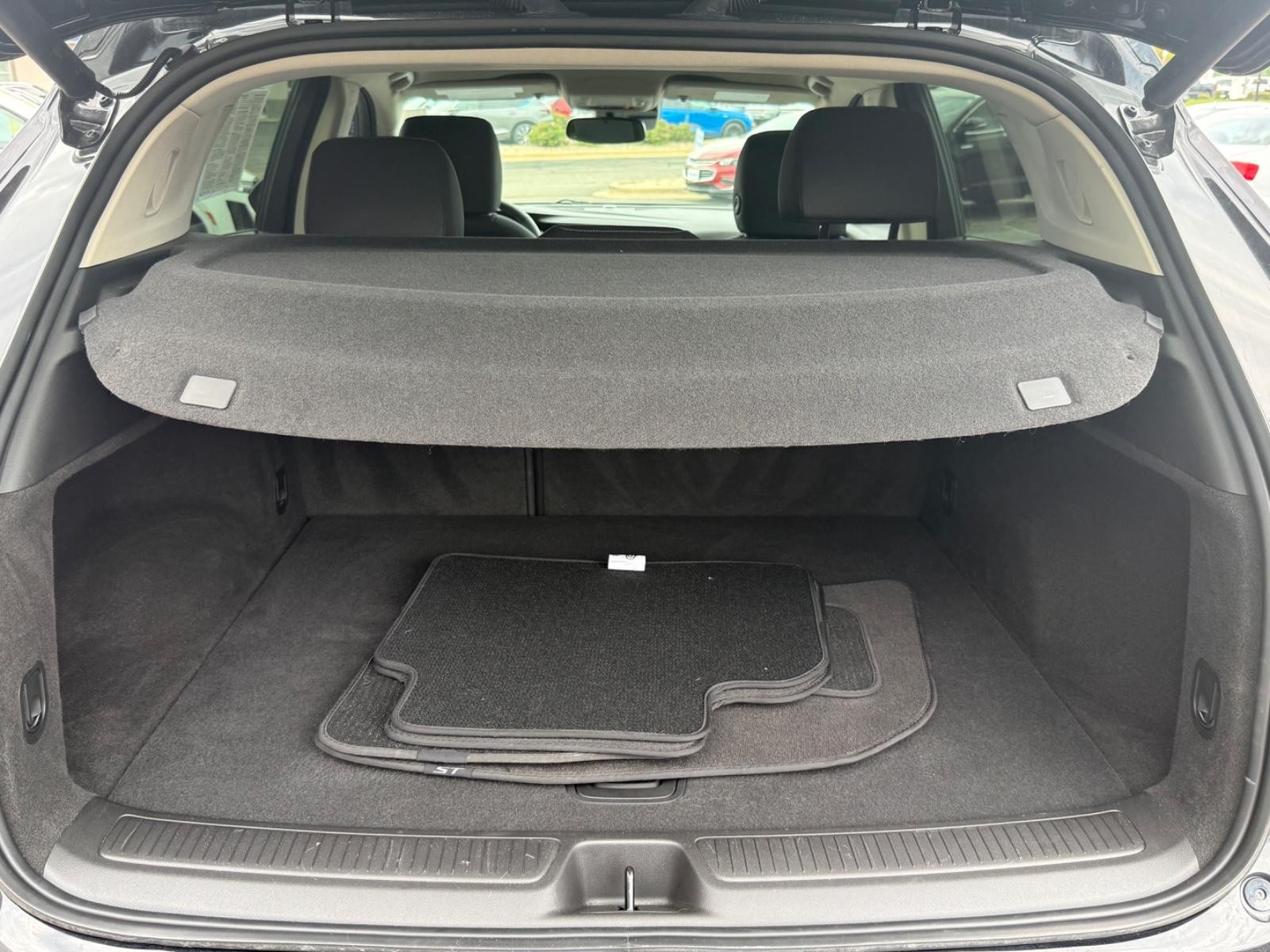 Buick Envision Vehicle Full-screen Gallery Image 05