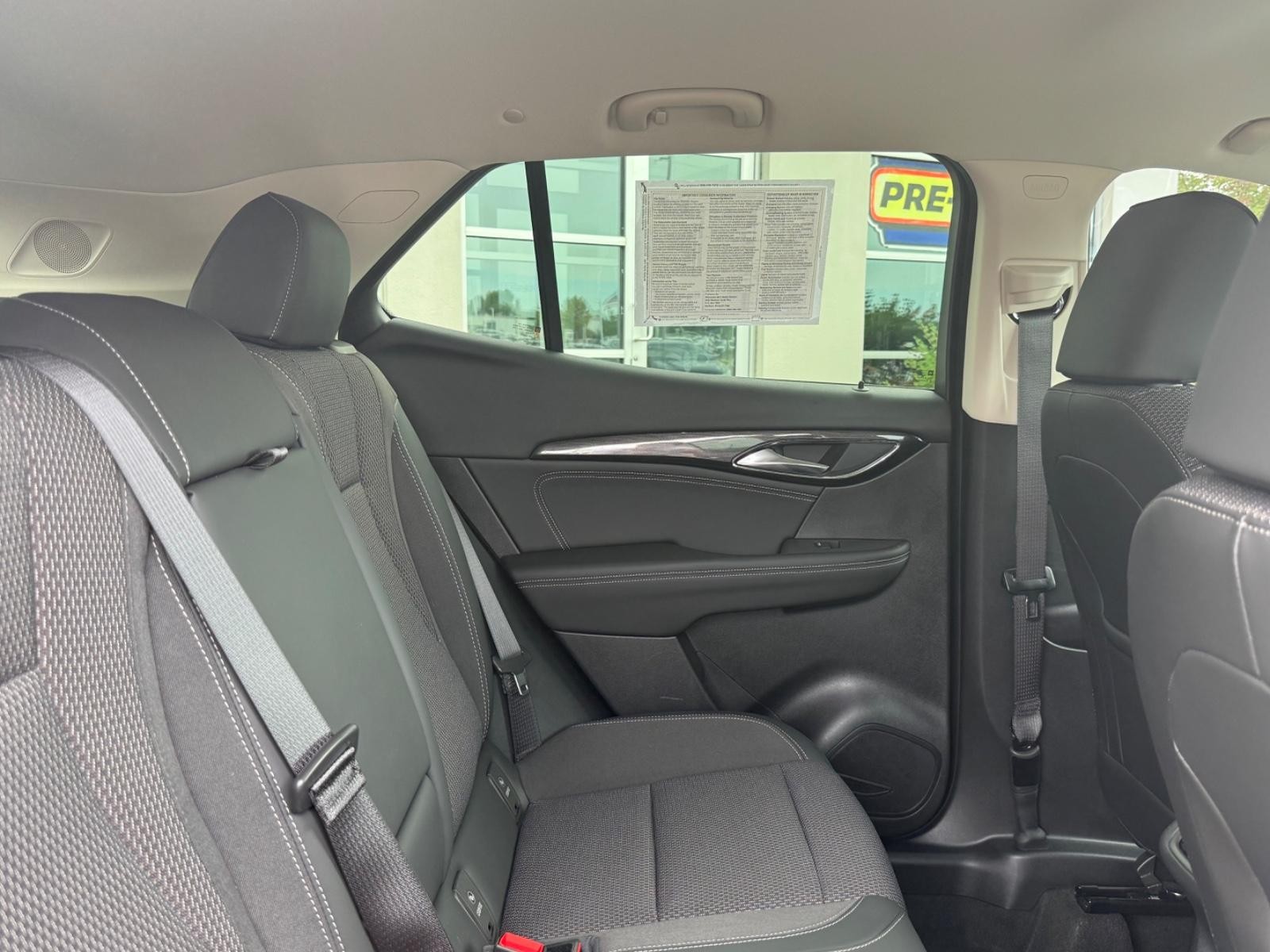 Buick Envision Vehicle Full-screen Gallery Image 10