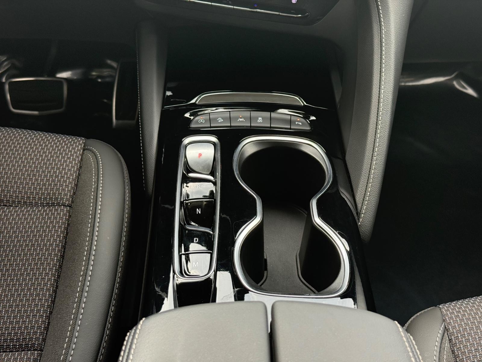 Buick Envision Vehicle Full-screen Gallery Image 13