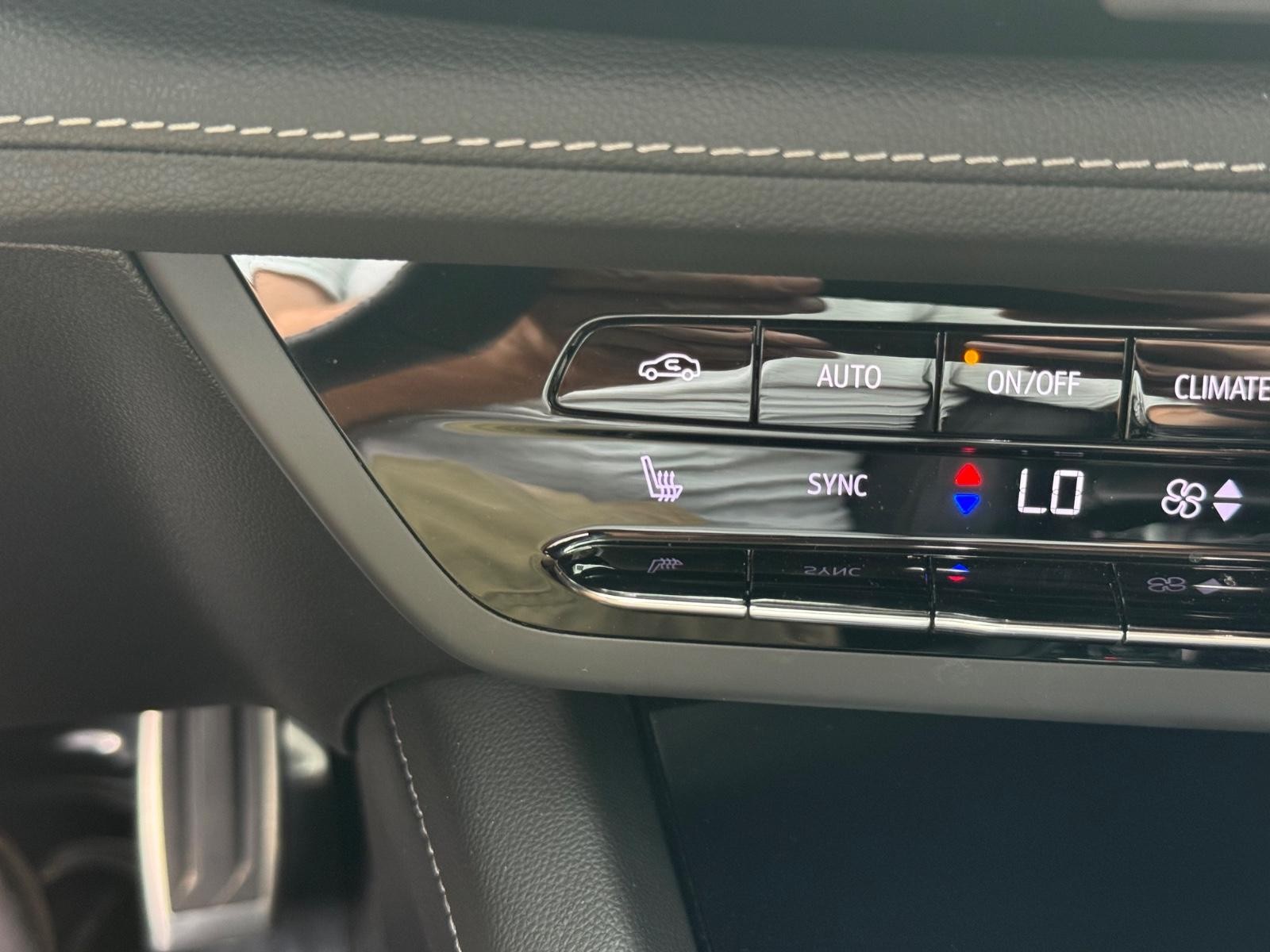 Buick Envision Vehicle Full-screen Gallery Image 20