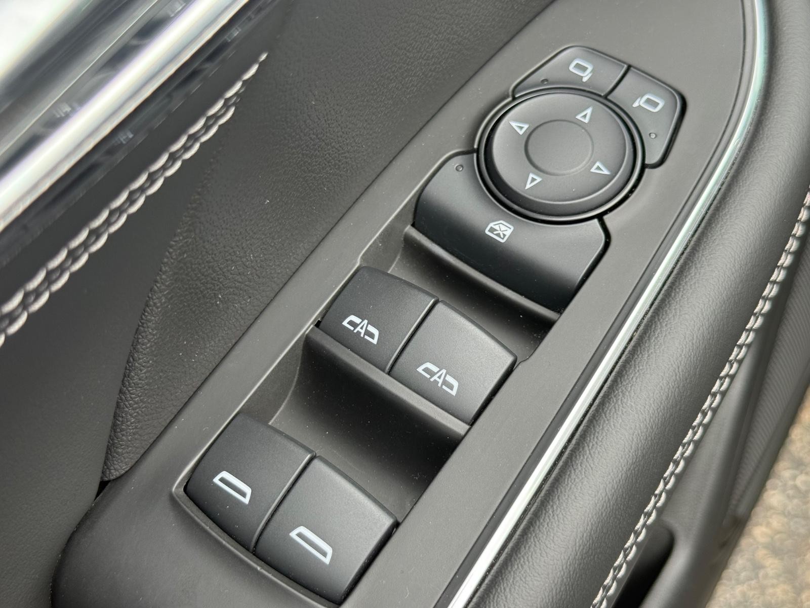 Buick Envision Vehicle Full-screen Gallery Image 21