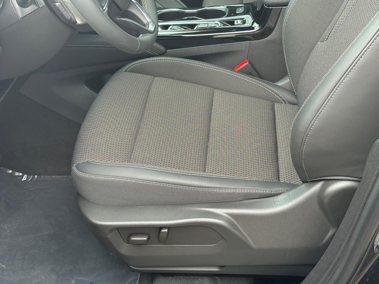 Buick Envision Vehicle Full-screen Gallery Image 22