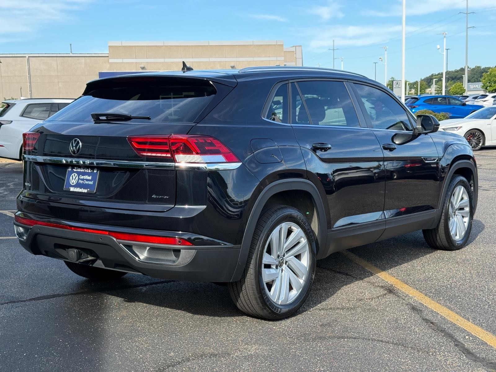 Volkswagen Atlas Cross Sport Vehicle Image 03
