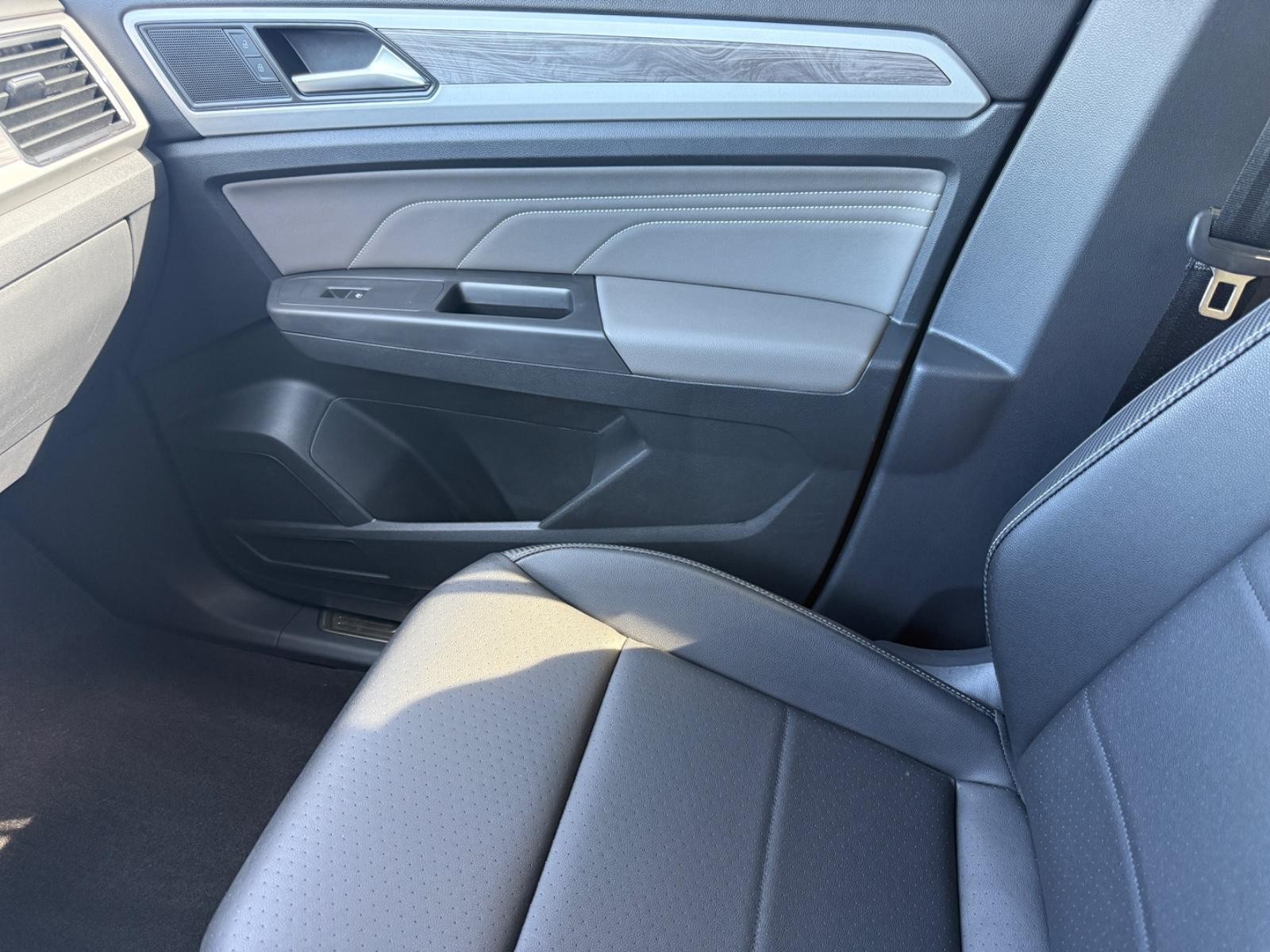 Volkswagen Atlas Cross Sport Vehicle Image 20