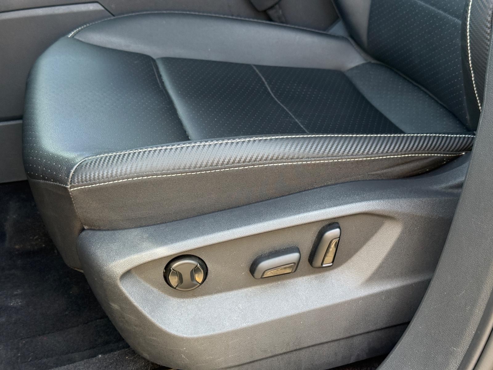 Volkswagen Atlas Cross Sport Vehicle Image 23
