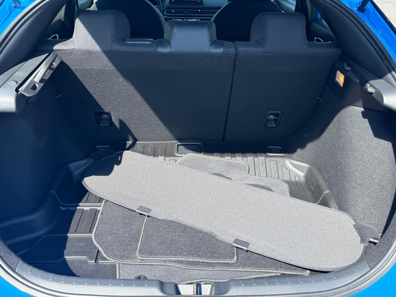 Honda Civic Hatchback Hybrid Vehicle Image 05