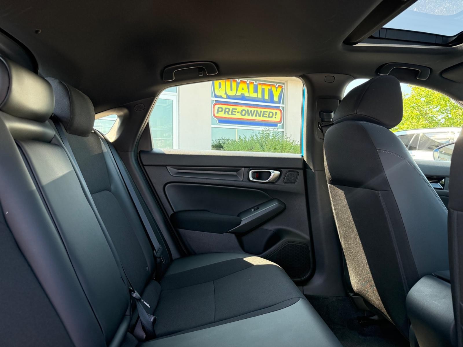 Honda Civic Hatchback Hybrid Vehicle Image 10