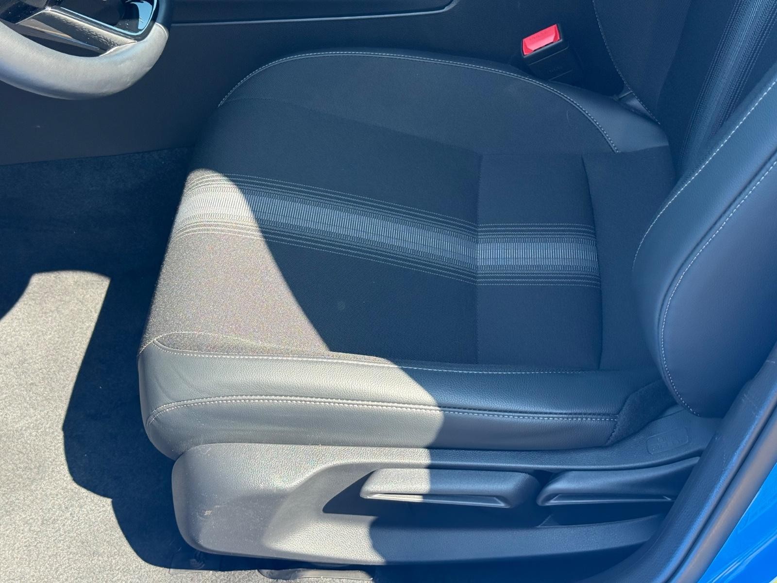 Honda Civic Hatchback Hybrid Vehicle Image 22