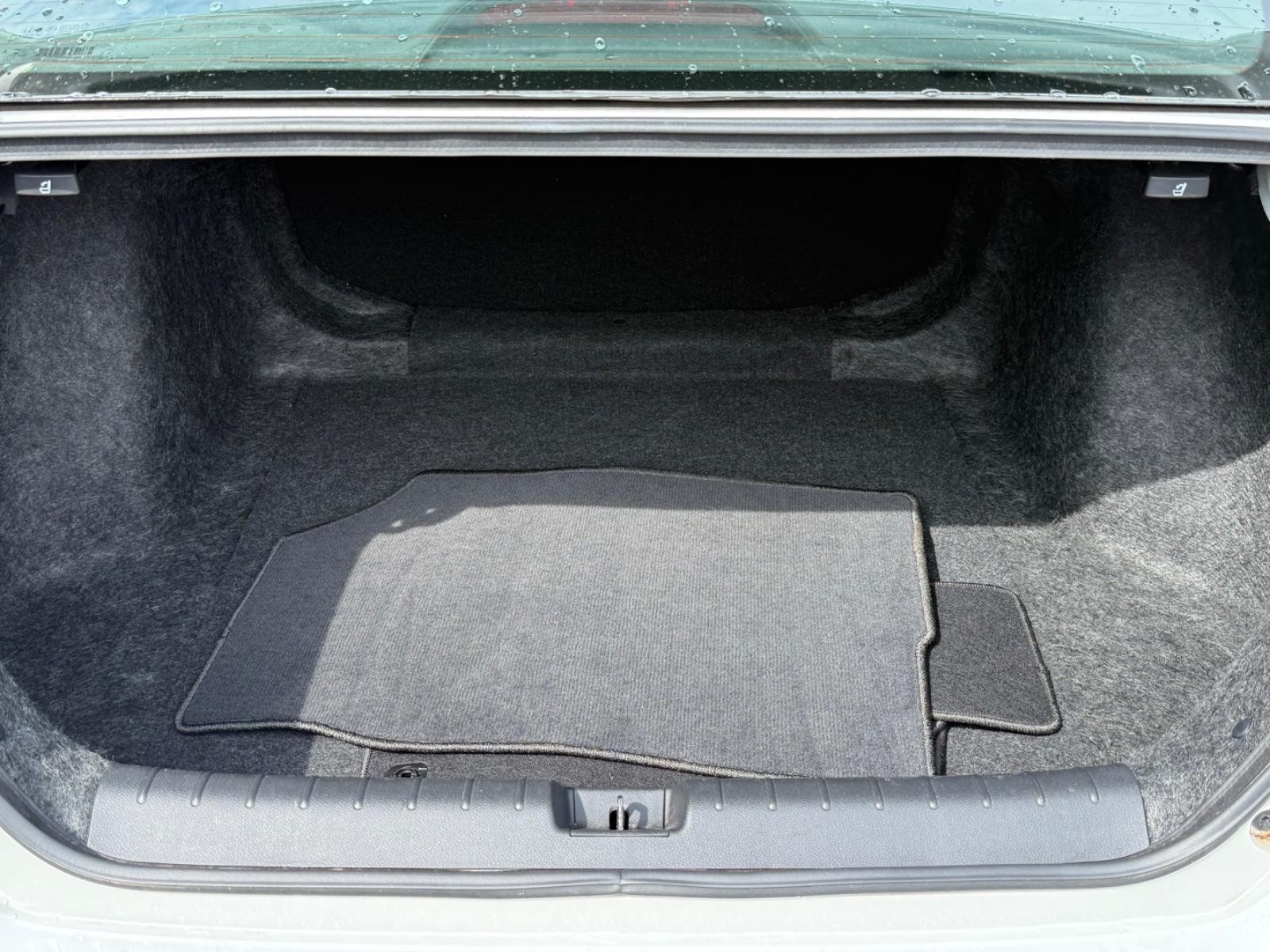 Honda Civic Sedan Vehicle Image 05