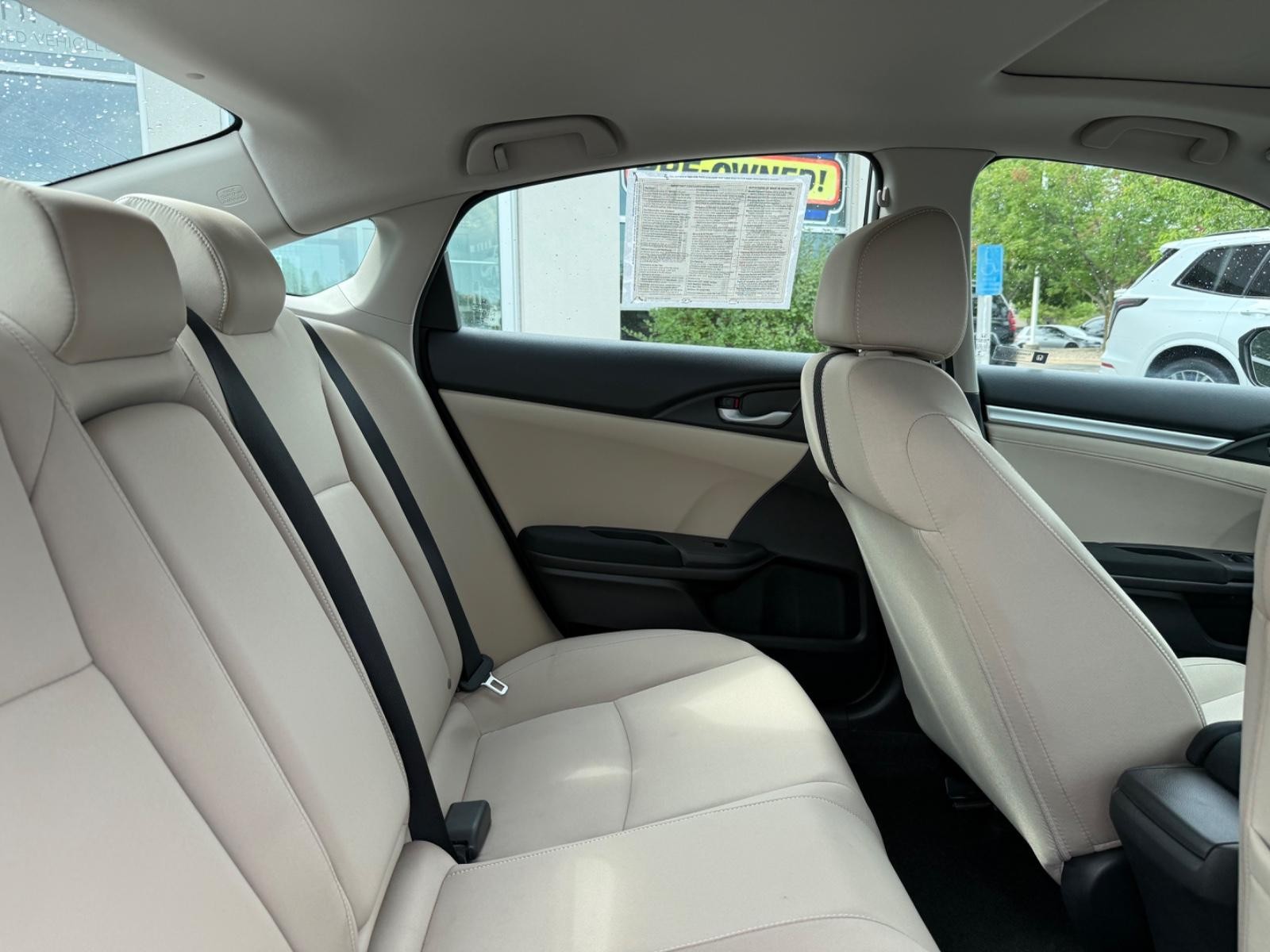 Honda Civic Sedan Vehicle Image 10