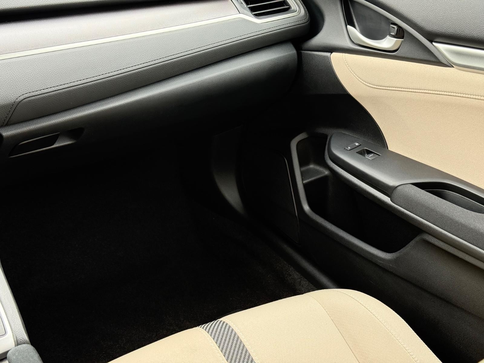 Honda Civic Sedan Vehicle Image 15