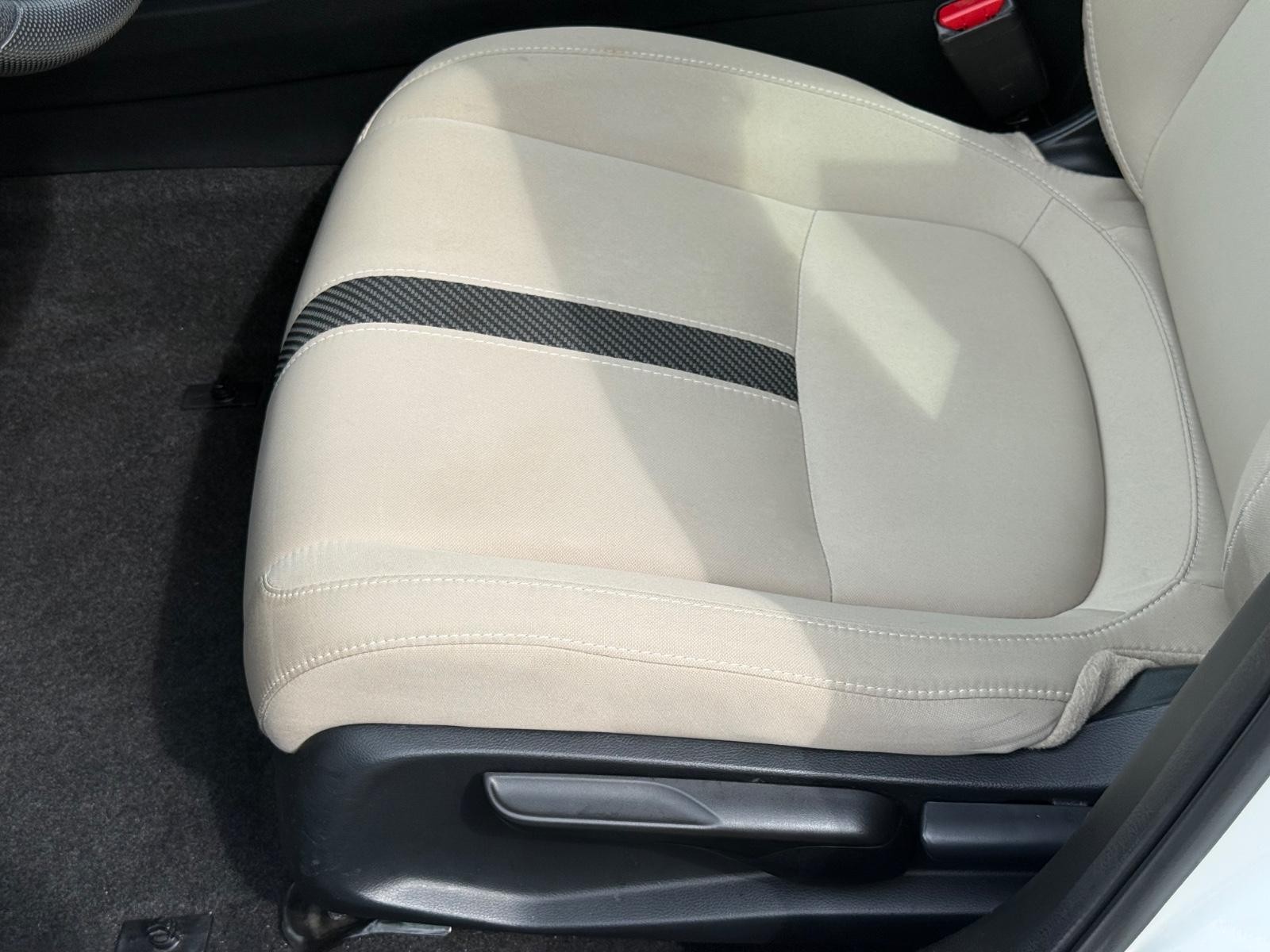 Honda Civic Sedan Vehicle Image 21