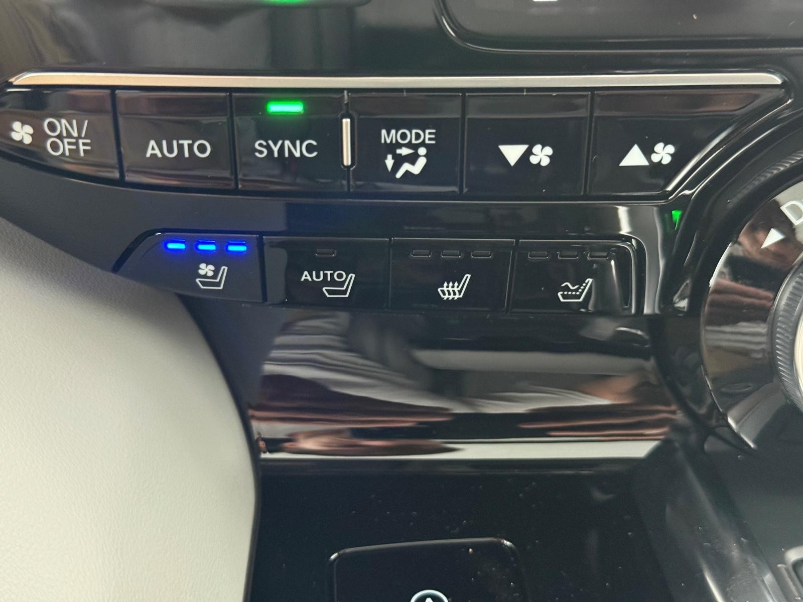 Acura MDX Vehicle Image 13