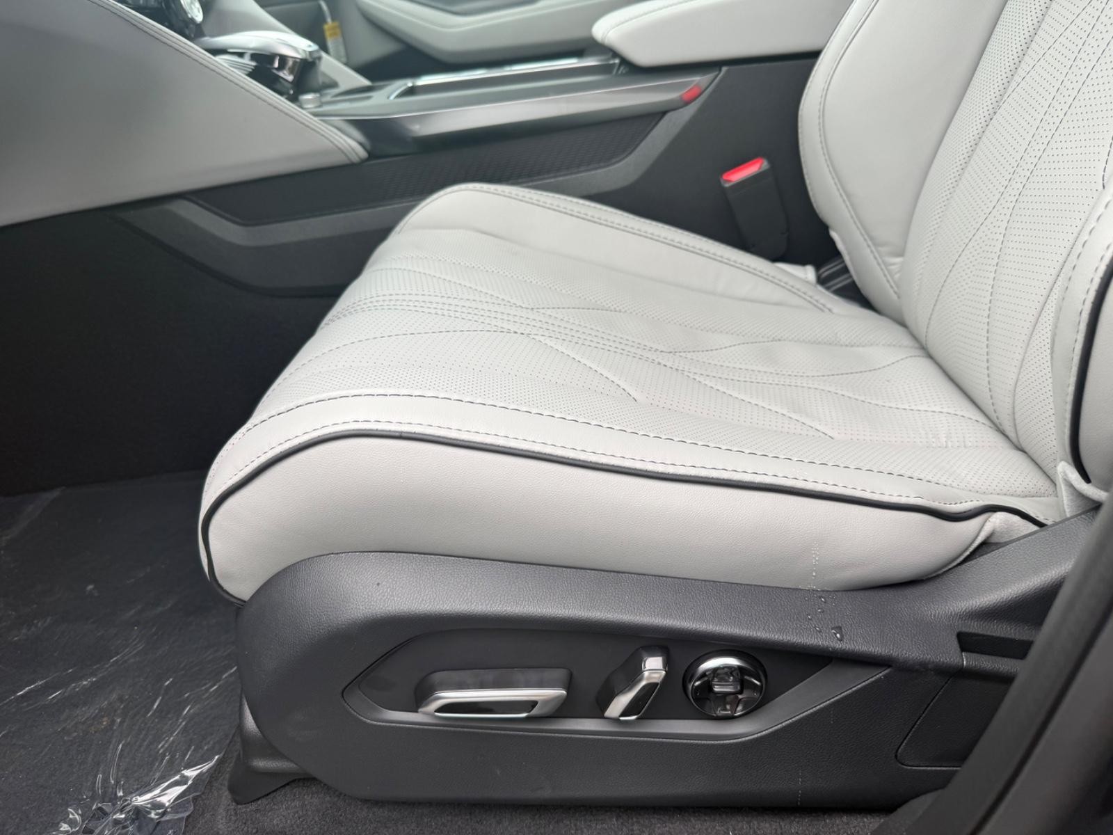 Acura MDX Vehicle Image 15