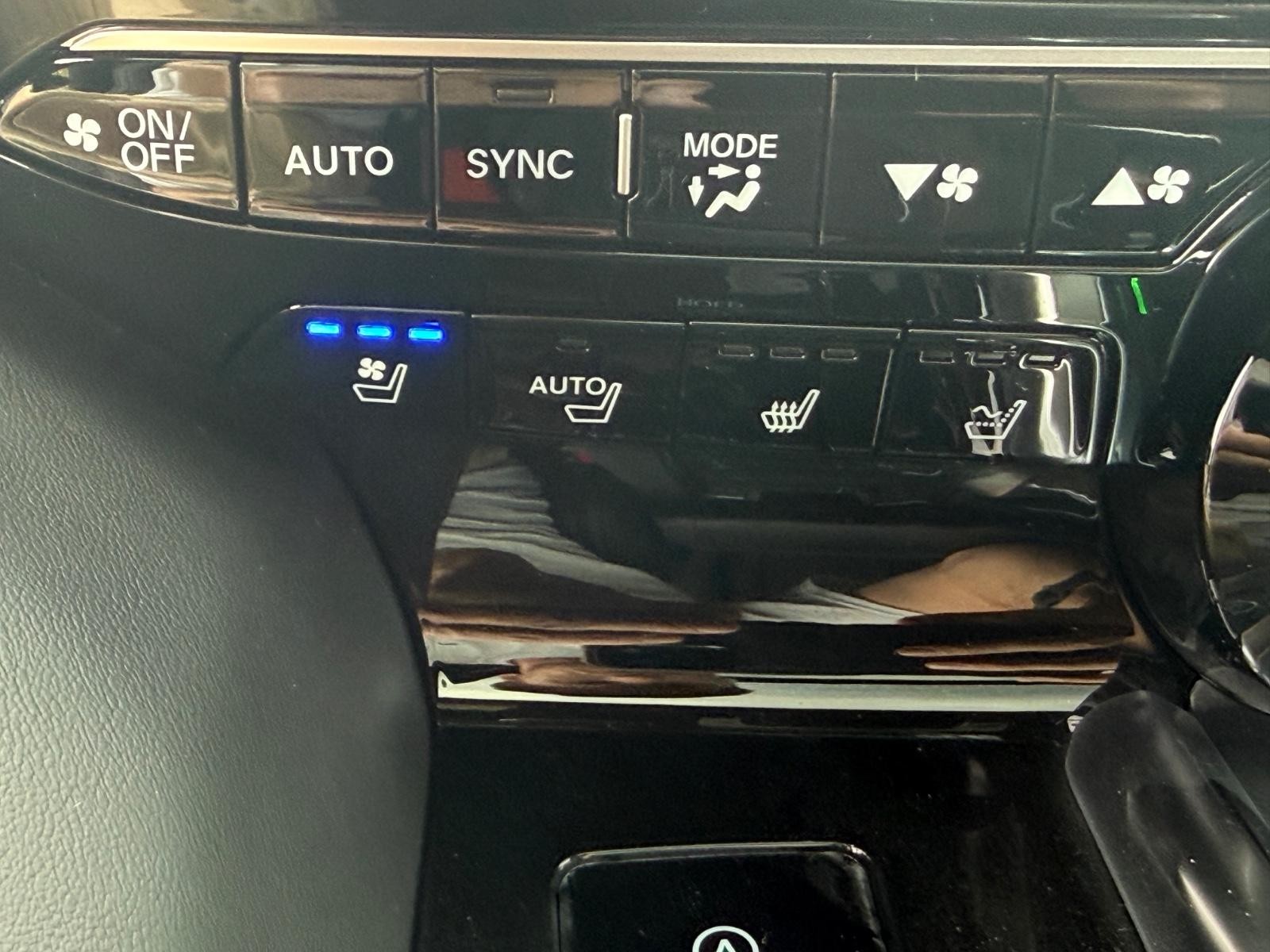 Acura MDX Vehicle Image 15