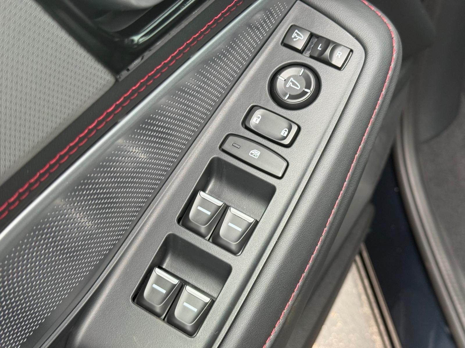 Acura MDX Vehicle Image 16