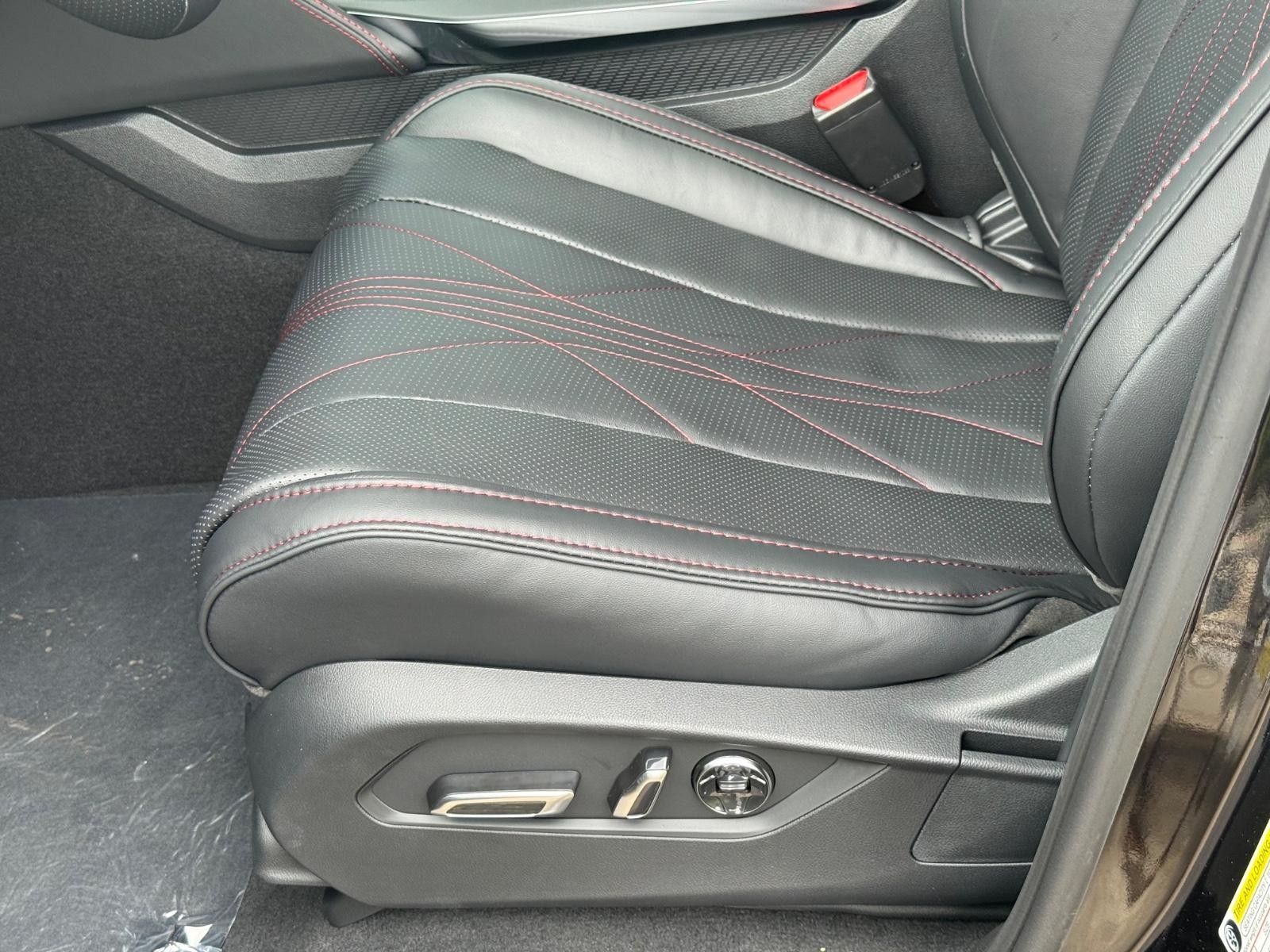 Acura MDX Vehicle Image 17