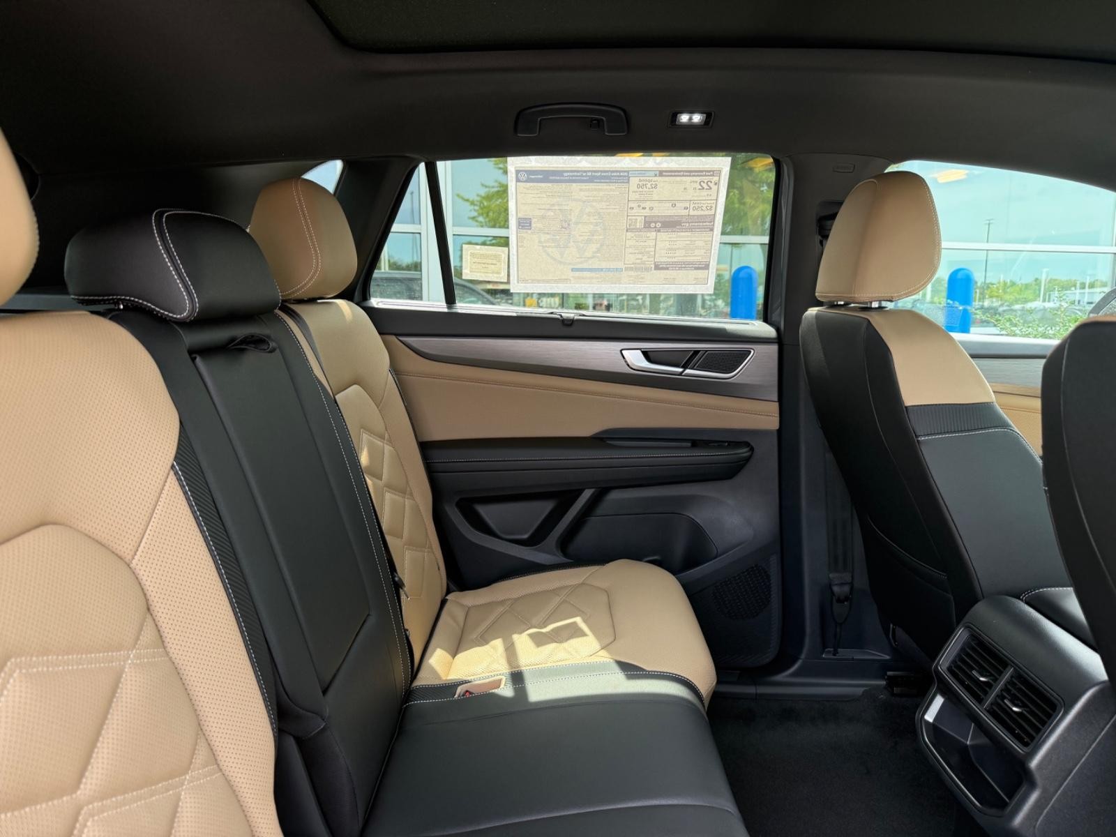 Volkswagen Atlas Cross Sport Vehicle Image 05