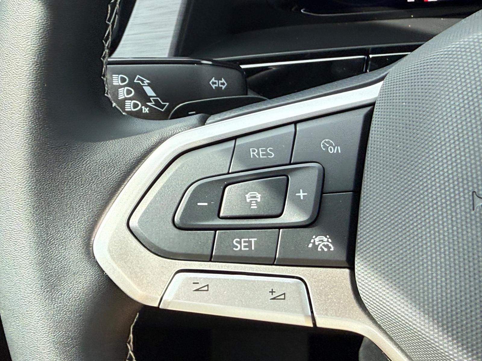 Volkswagen Atlas Cross Sport Vehicle Image 11
