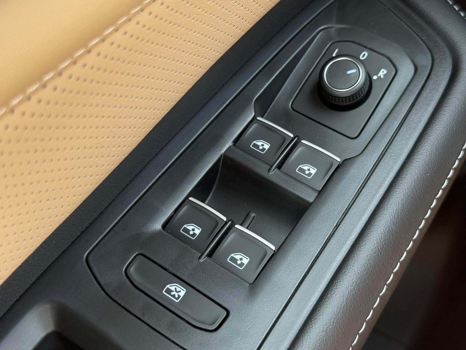 Volkswagen Atlas Cross Sport Vehicle Image 15