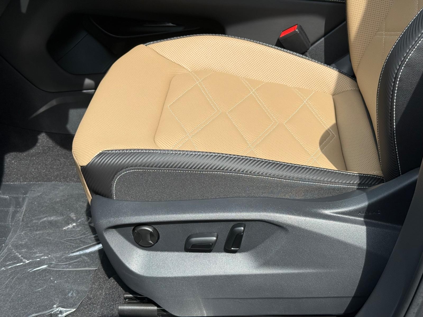 Volkswagen Atlas Cross Sport Vehicle Image 17