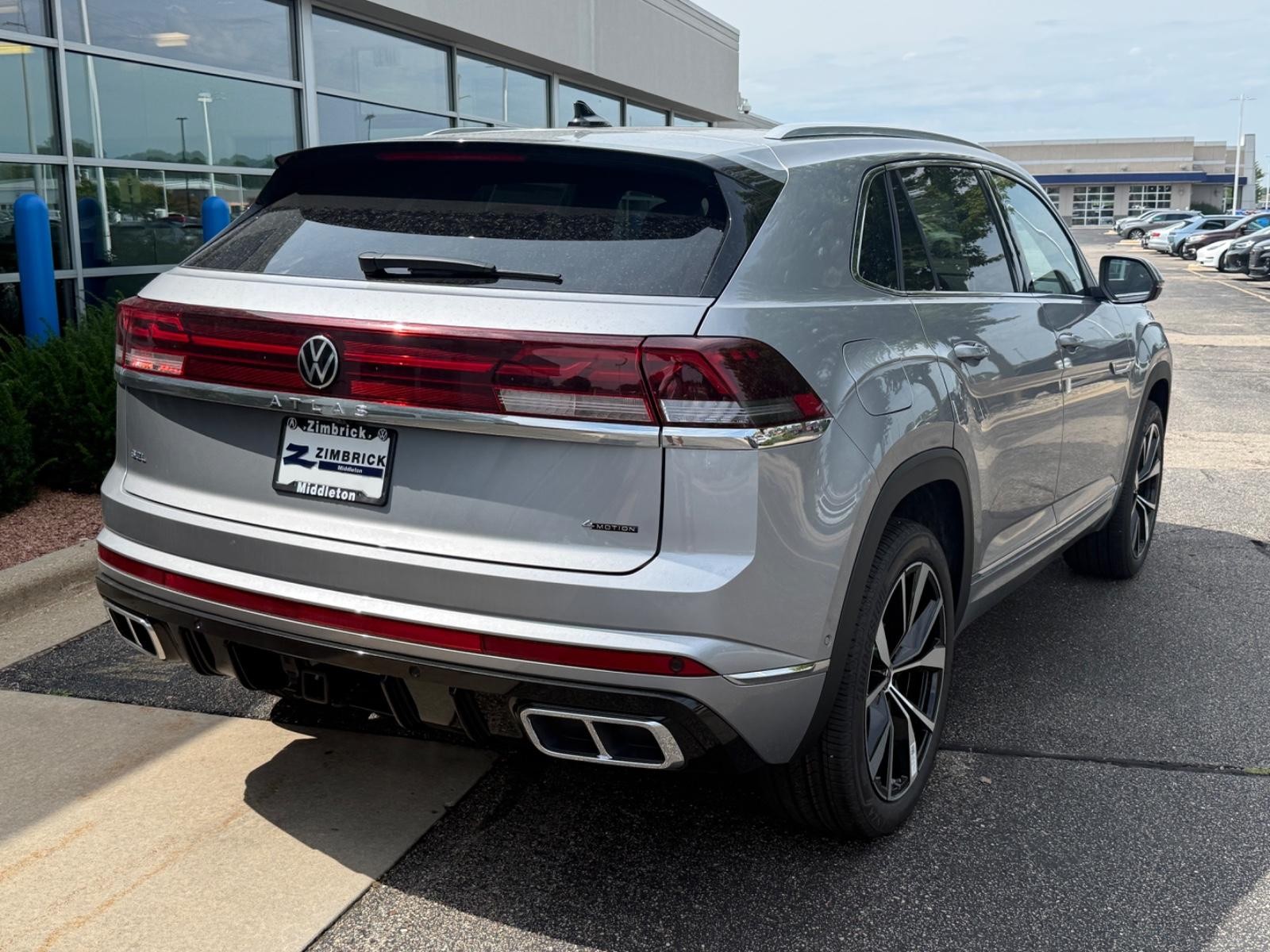 Volkswagen Atlas Cross Sport Vehicle Image 03