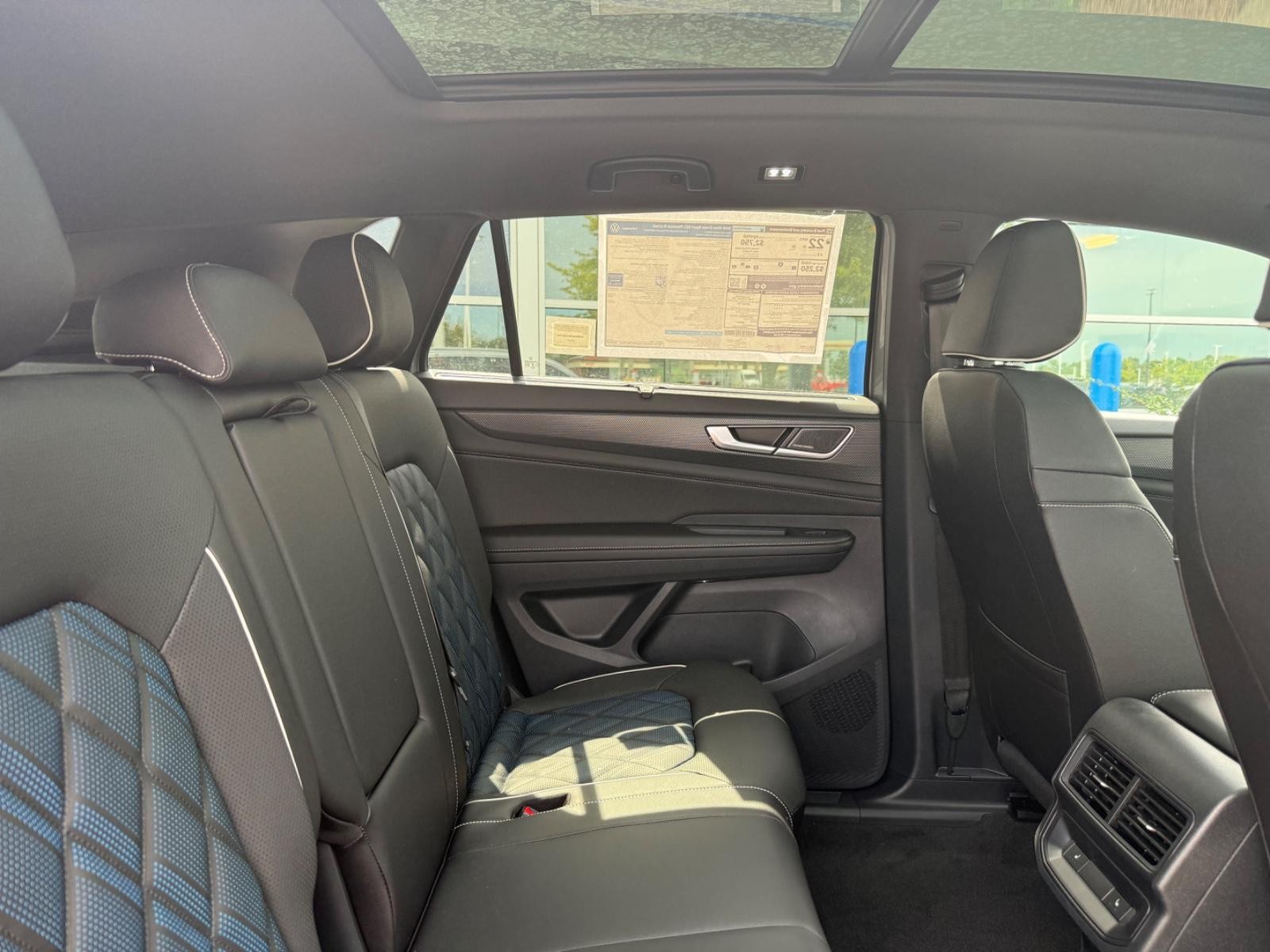 Volkswagen Atlas Cross Sport Vehicle Image 05