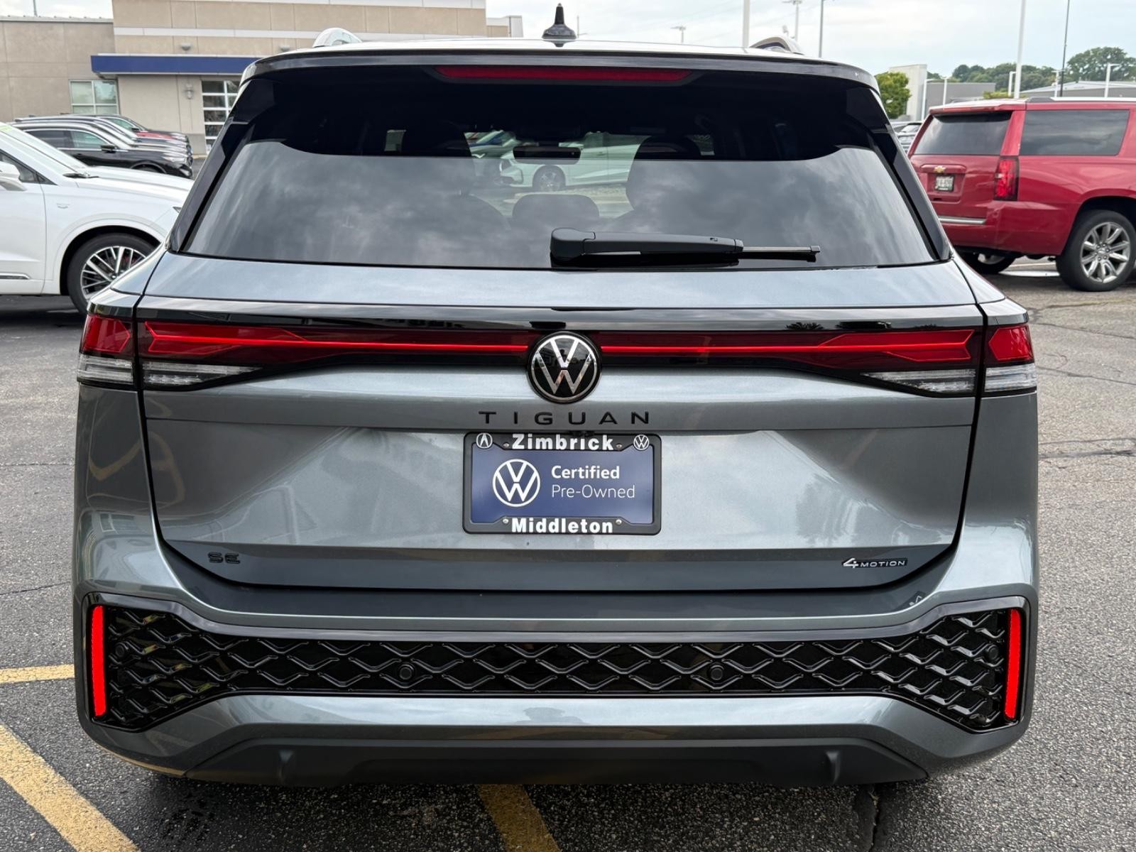 Volkswagen Tiguan Vehicle Image 04