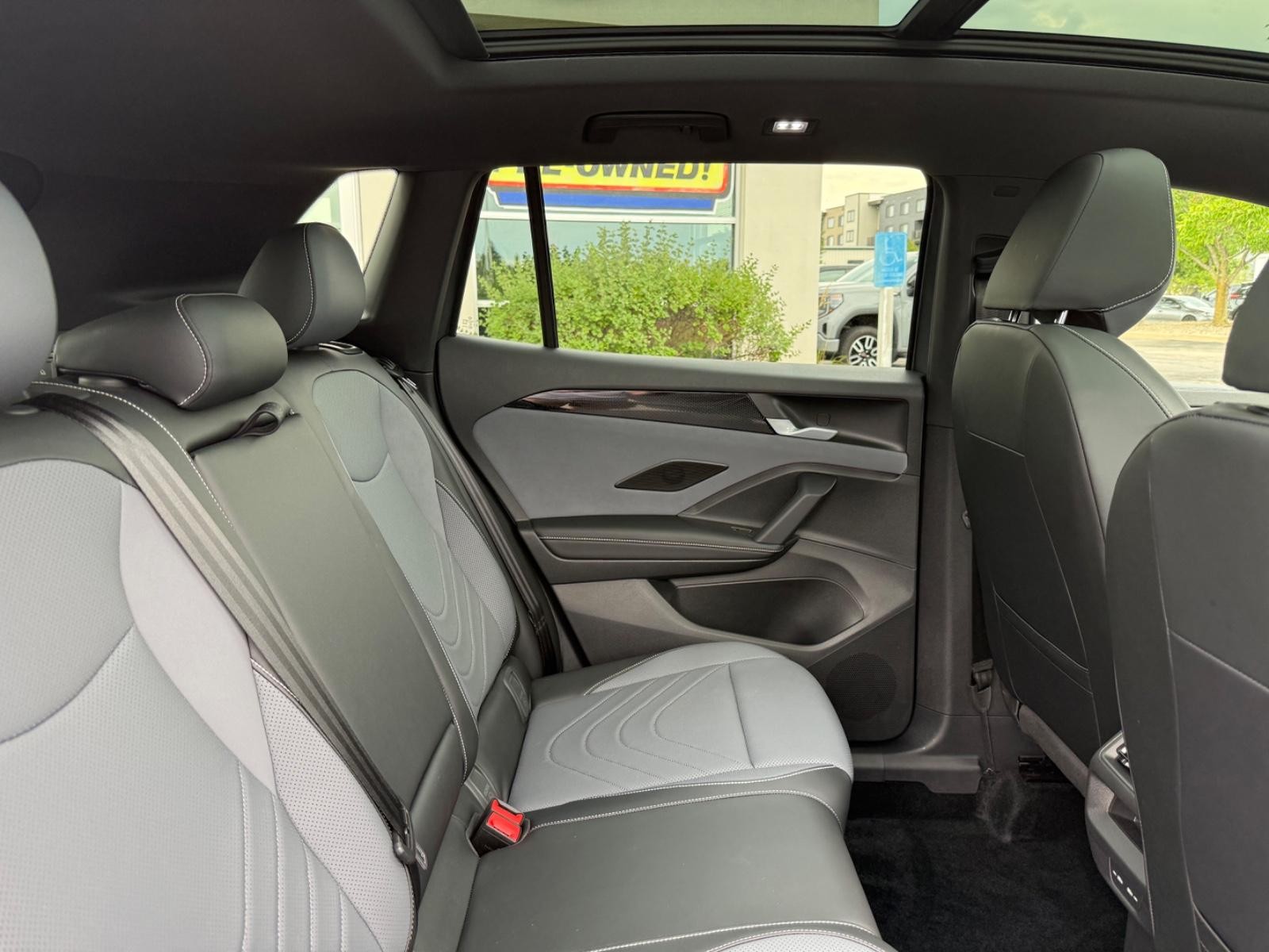 Volkswagen Tiguan Vehicle Image 10