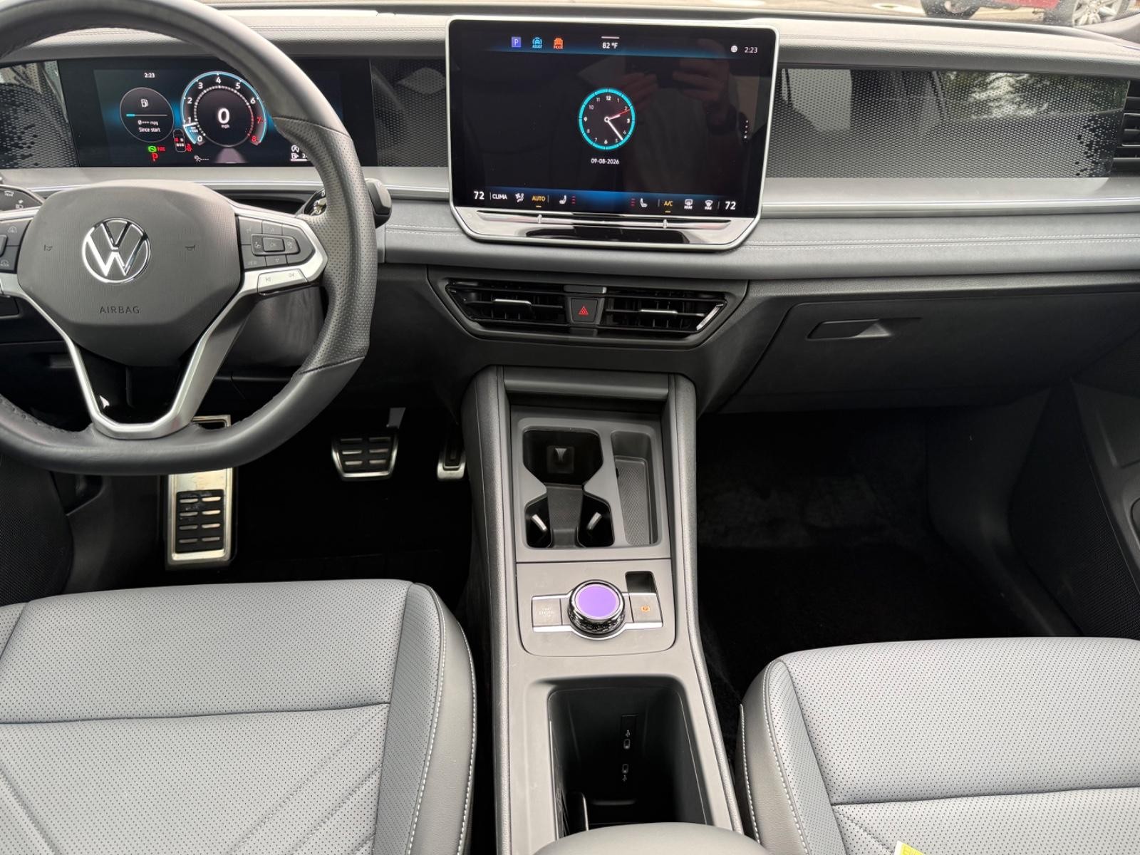Volkswagen Tiguan Vehicle Image 11