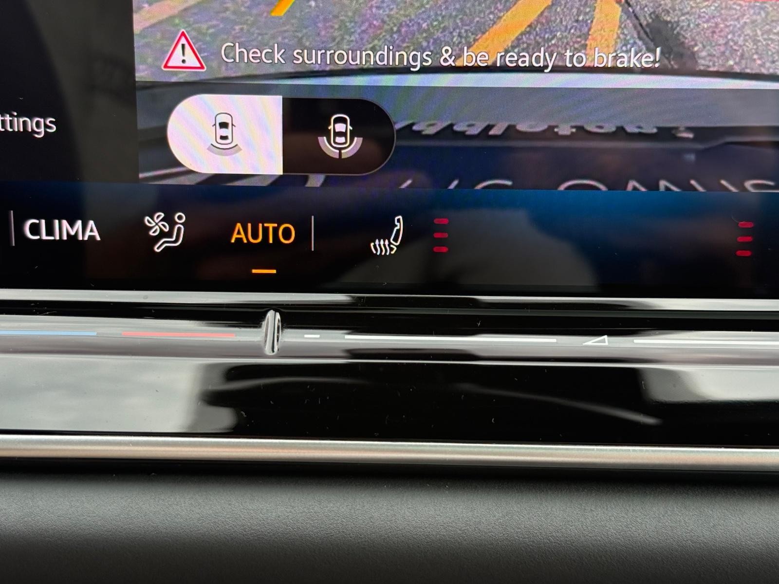 Volkswagen Tiguan Vehicle Image 18