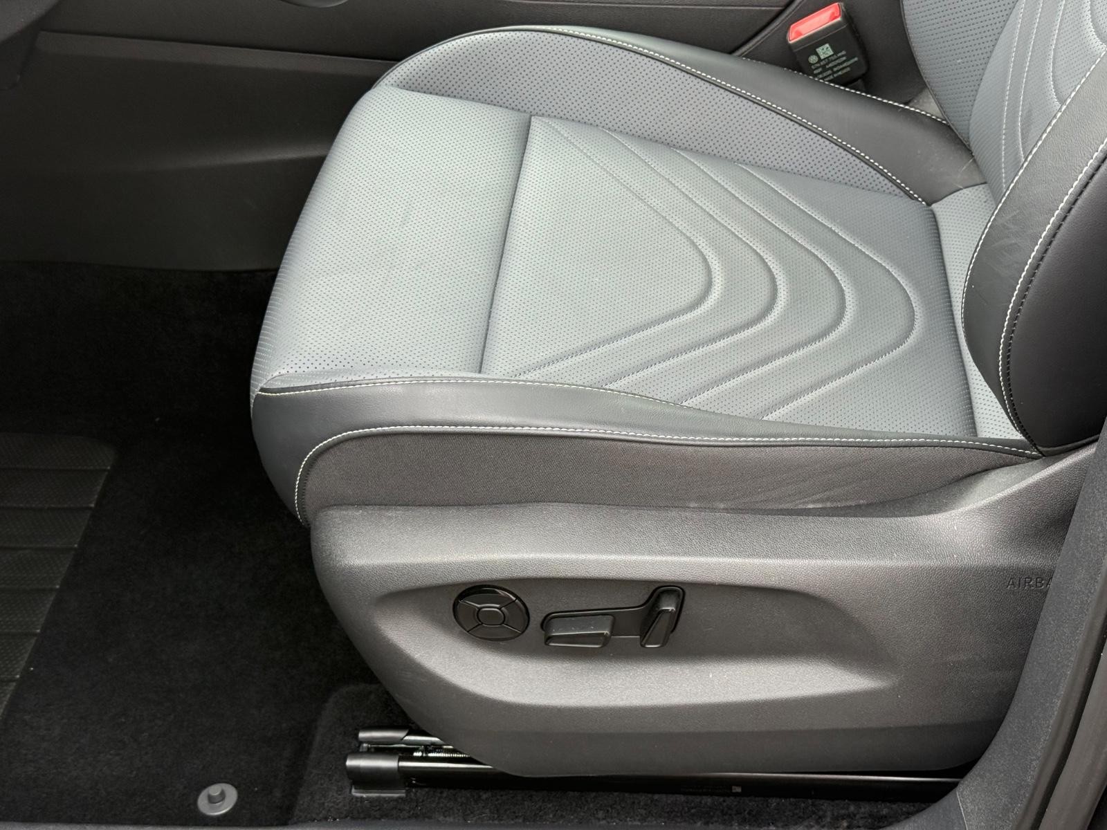 Volkswagen Tiguan Vehicle Image 20