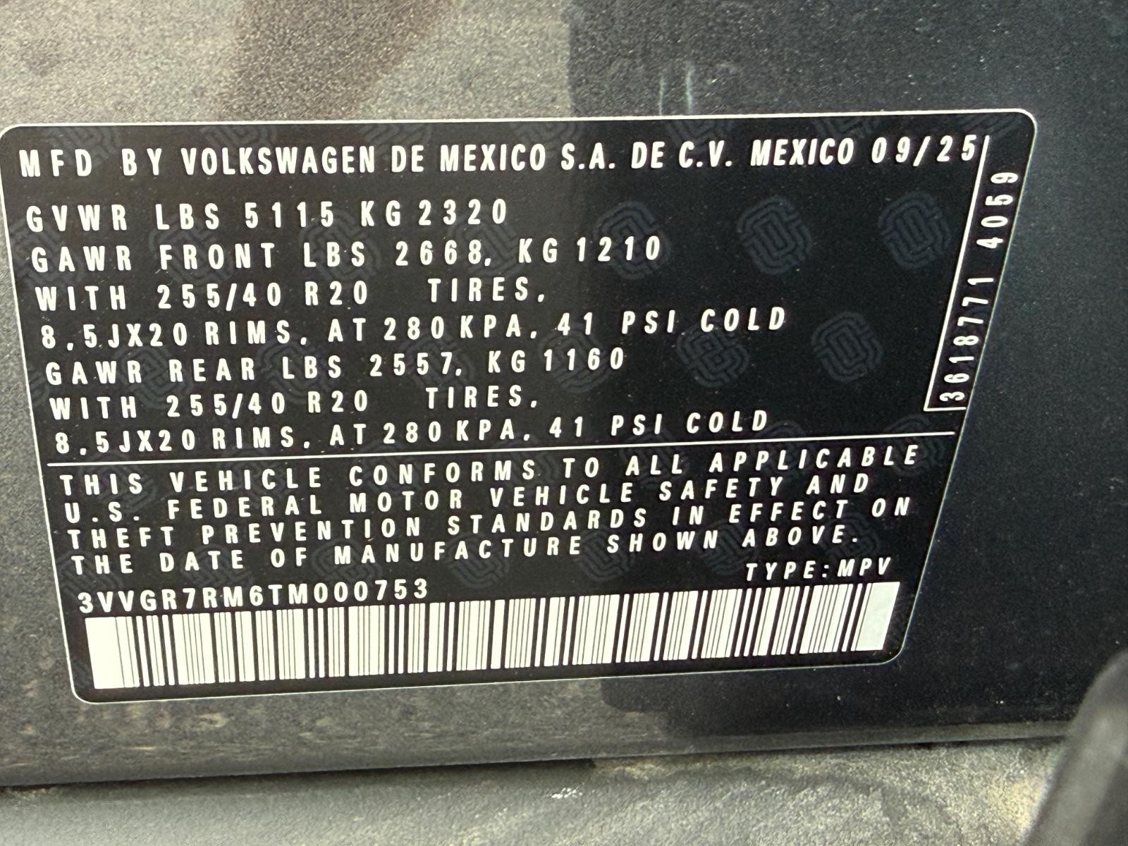 Volkswagen Tiguan Vehicle Image 21