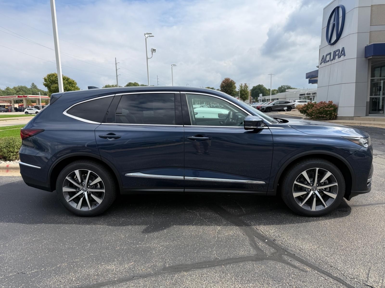 Acura MDX Vehicle Image 02