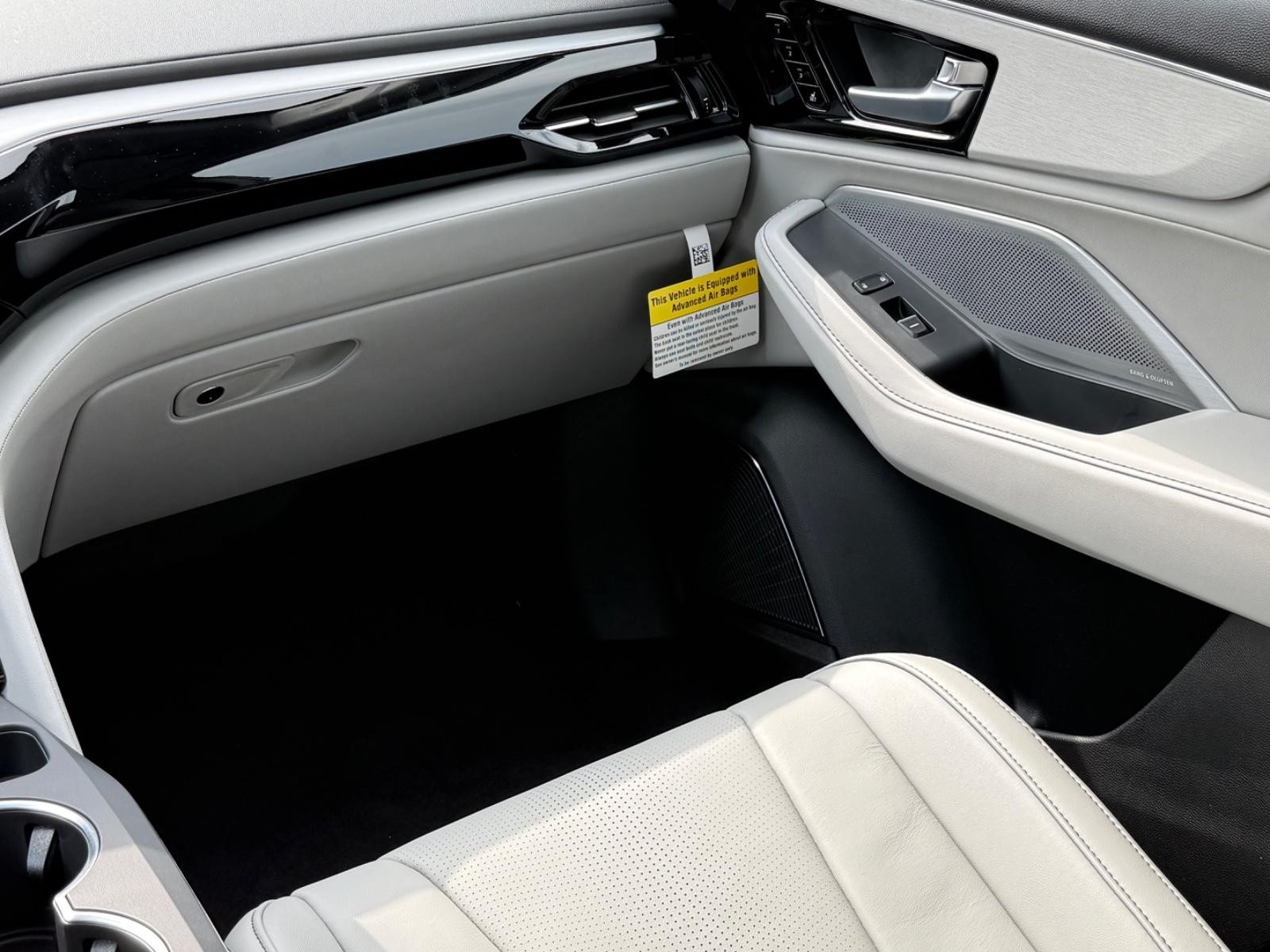 Acura MDX Vehicle Image 10