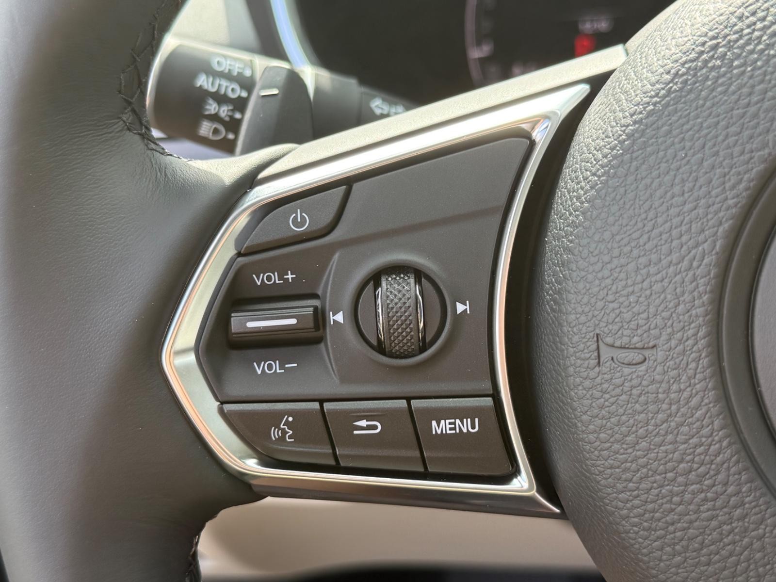 Acura MDX Vehicle Image 12