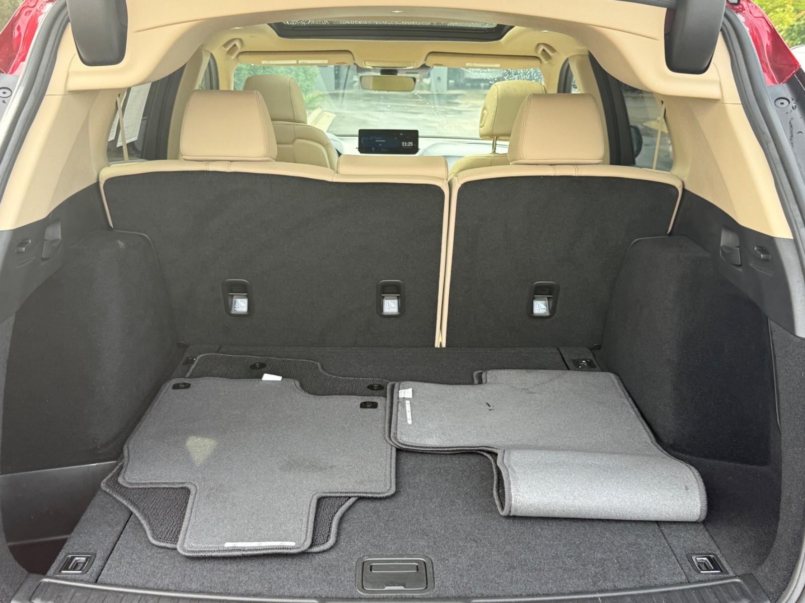 Acura RDX Vehicle Full-screen Gallery Image 05