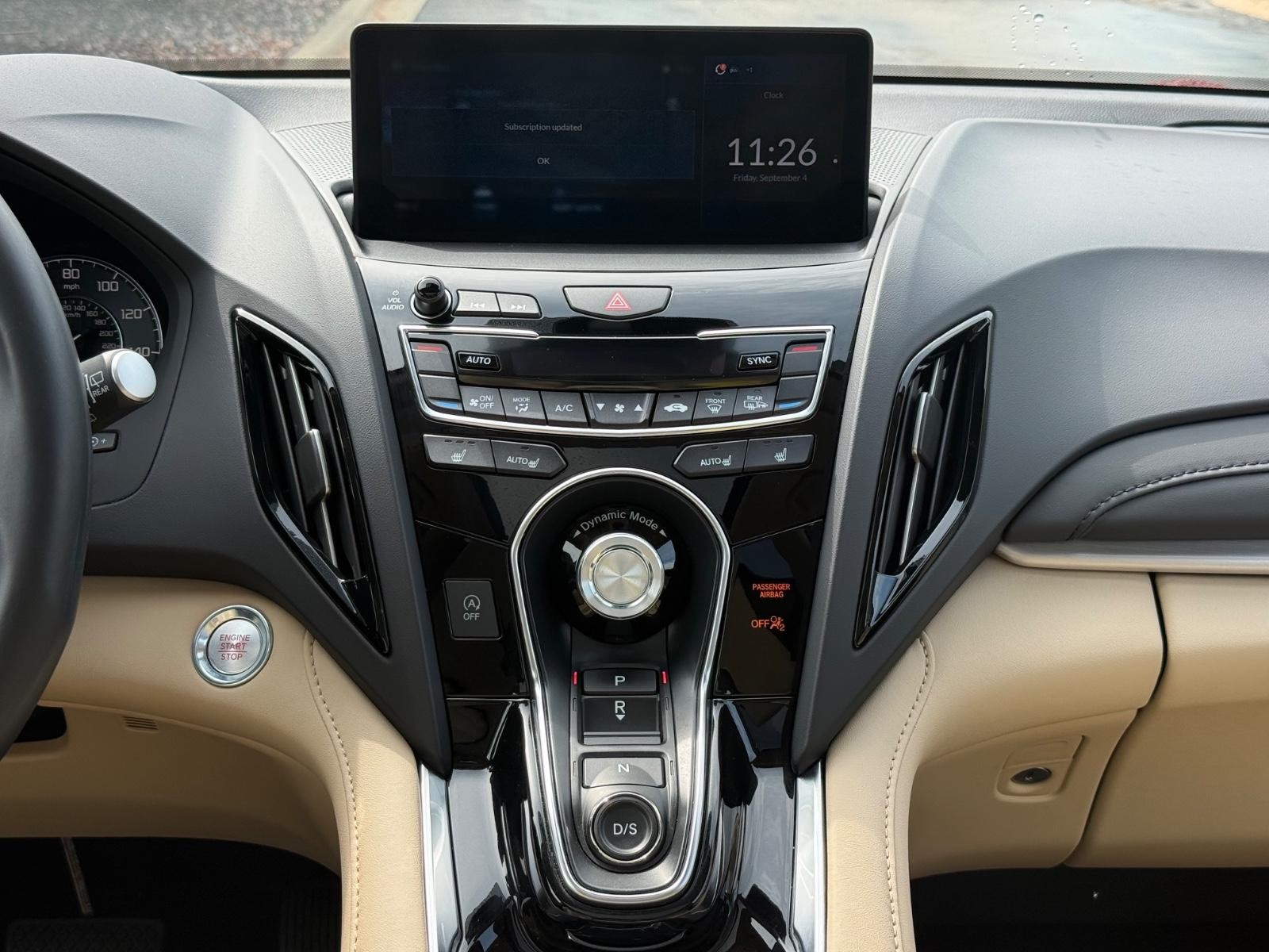 Acura RDX Vehicle Full-screen Gallery Image 12