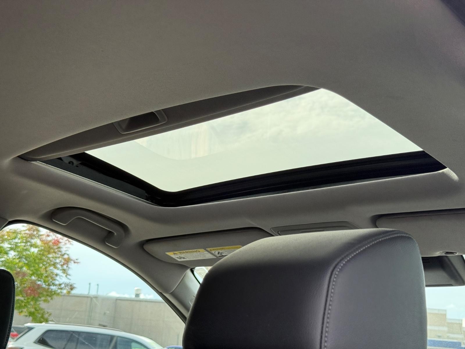 Honda CR-V Vehicle Image 11