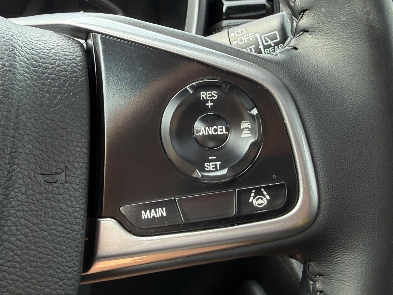 Honda CR-V Vehicle Image 15