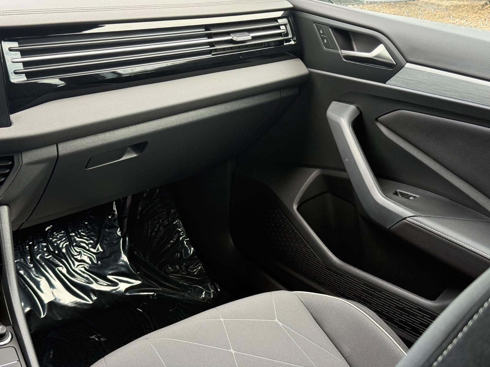 Volkswagen Jetta Vehicle Image 10