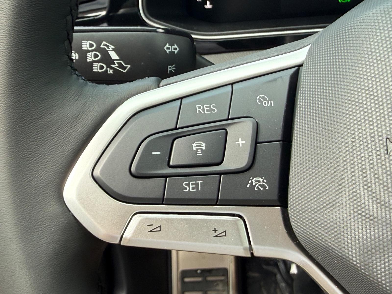 Volkswagen Jetta Vehicle Image 11