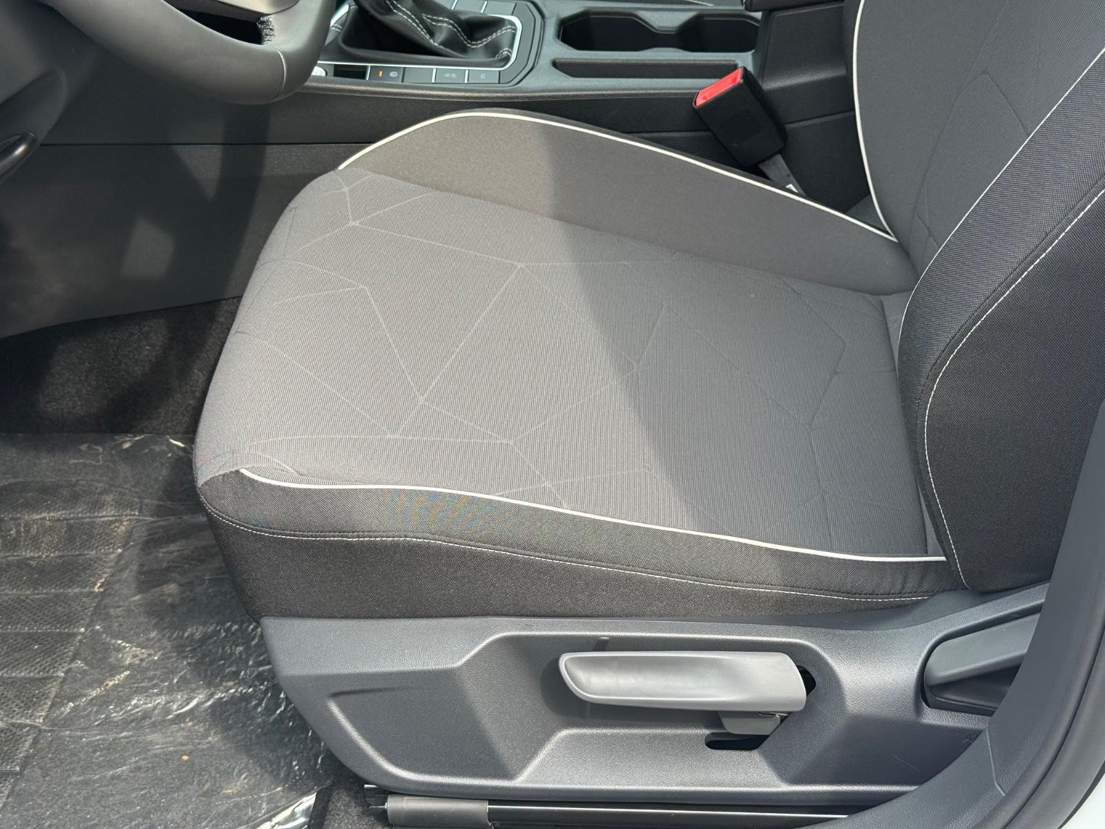 Volkswagen Jetta Vehicle Image 16
