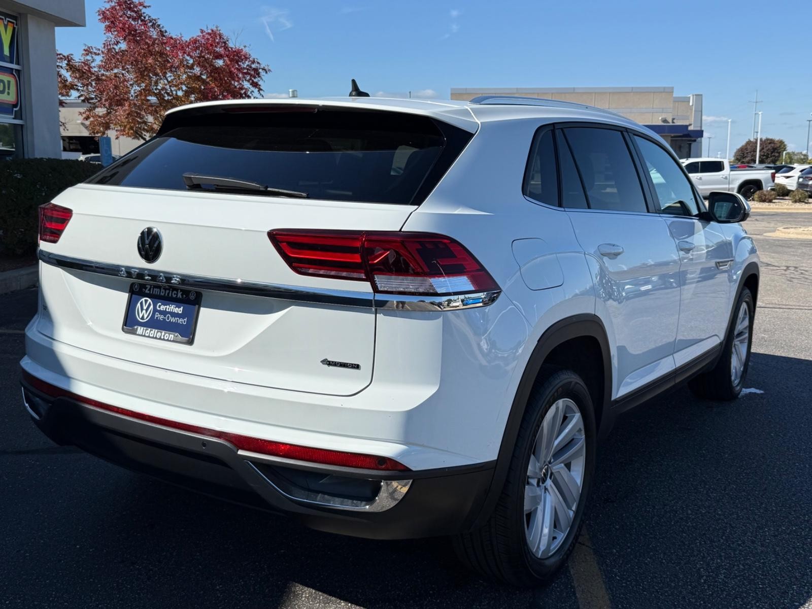 Volkswagen Atlas Cross Sport Vehicle Image 03