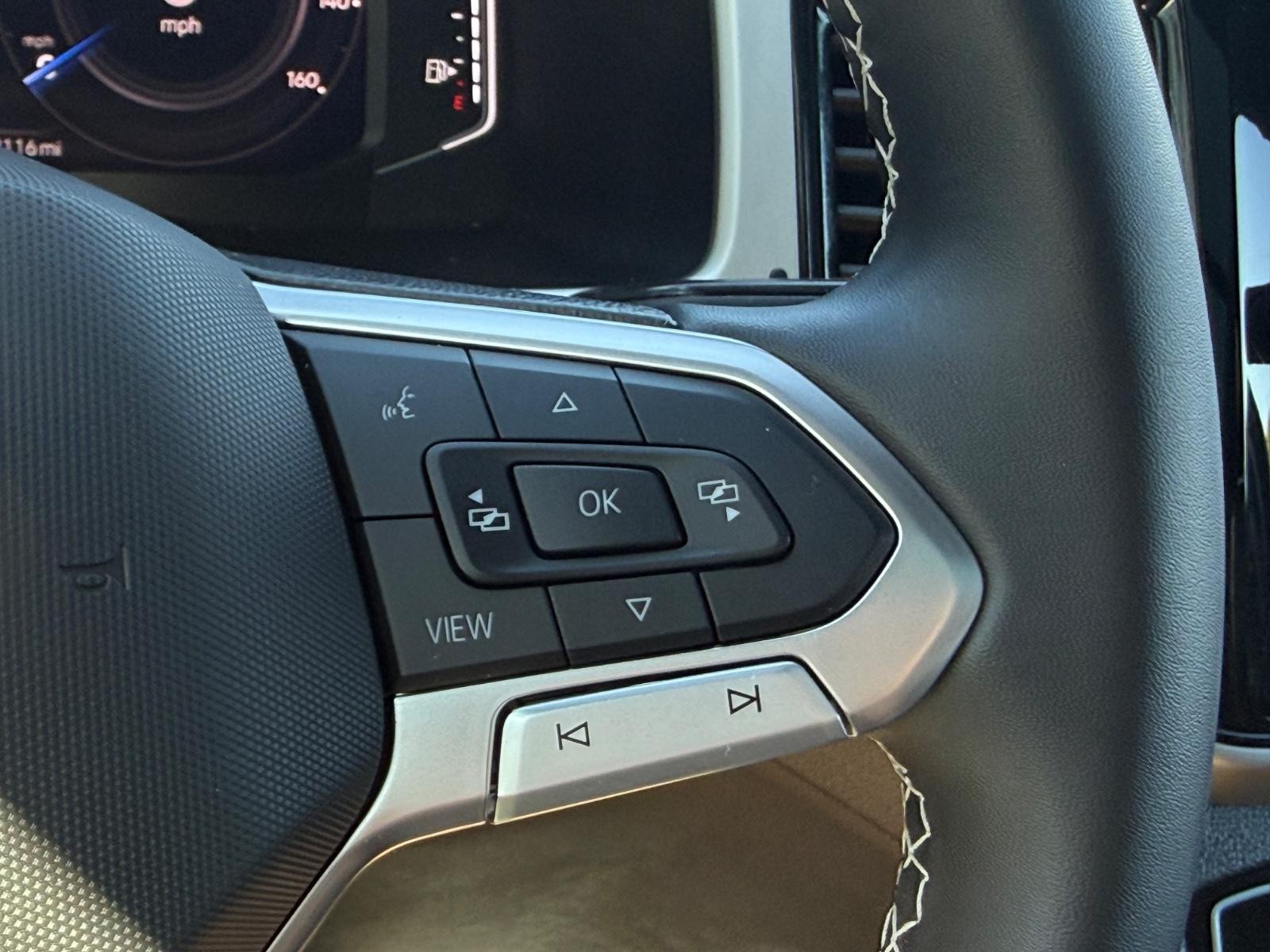 Volkswagen Atlas Cross Sport Vehicle Image 18