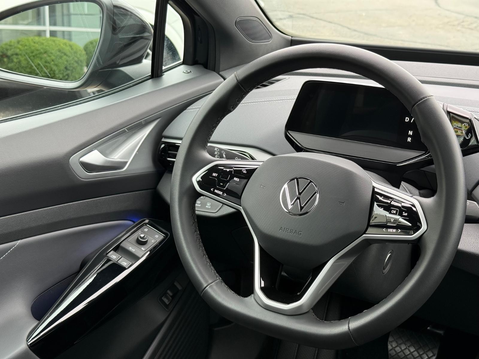 Volkswagen ID.4 Vehicle Image 11