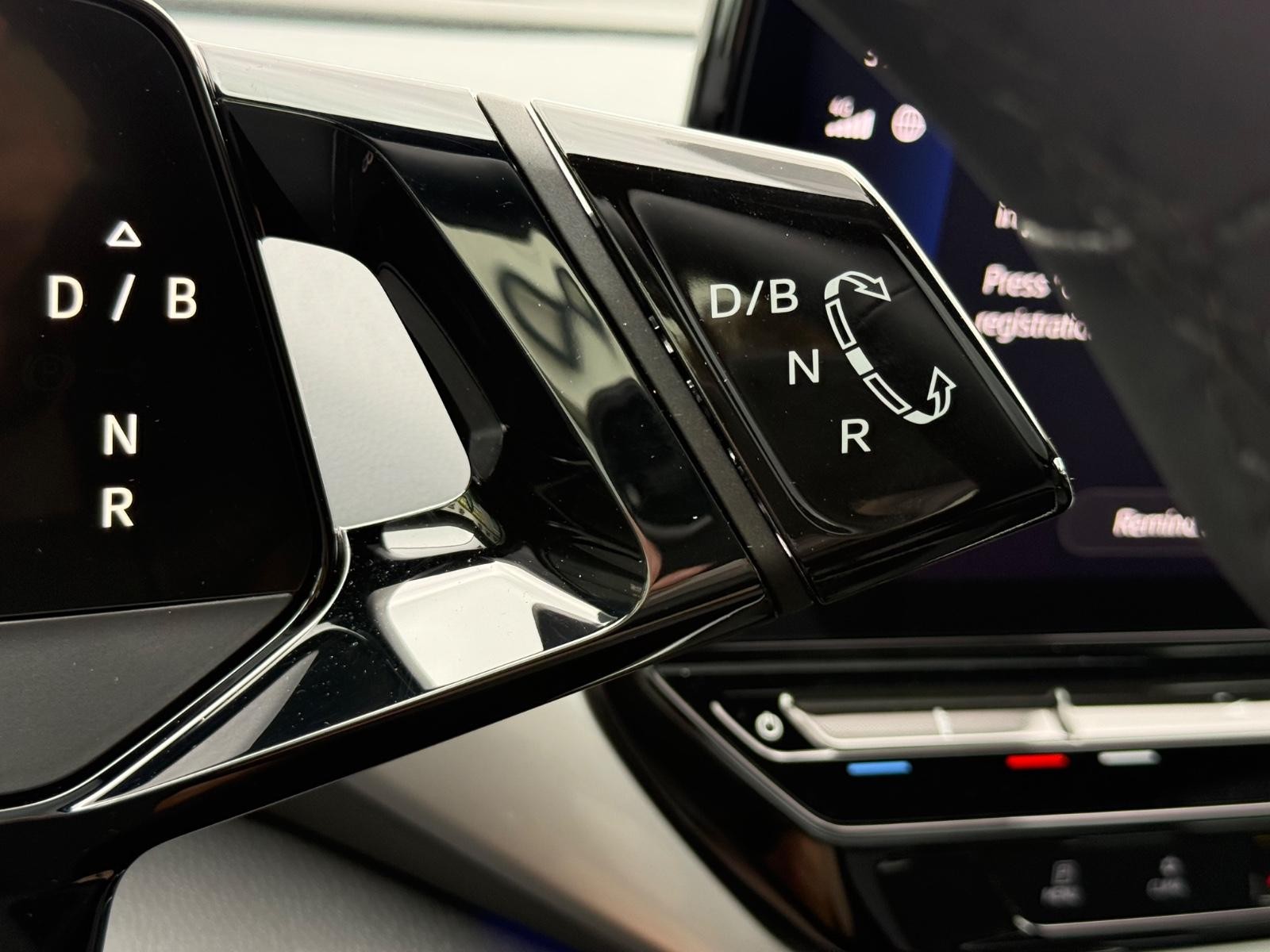 Volkswagen ID.4 Vehicle Image 16