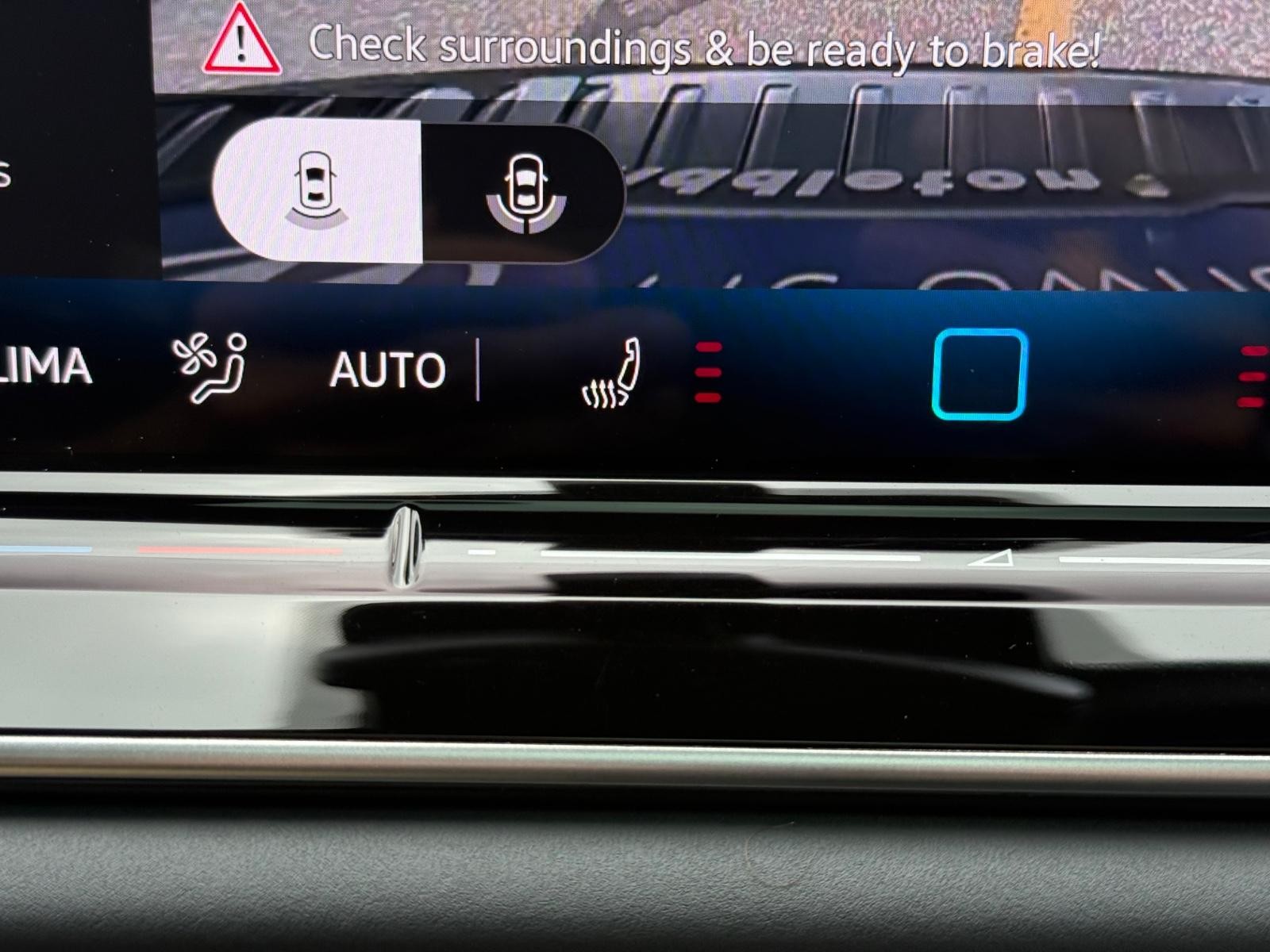 Volkswagen Tiguan Vehicle Image 19